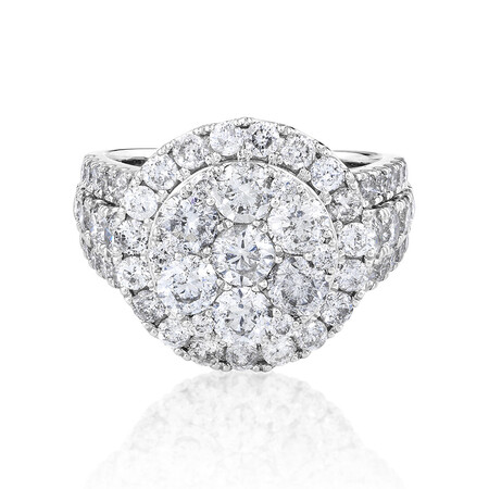 Halo Ring with 4 Carat Of Diamonds in 10kt White Gold Halo Ring with 4 Carat Of Diamonds in 10kt White Gold
