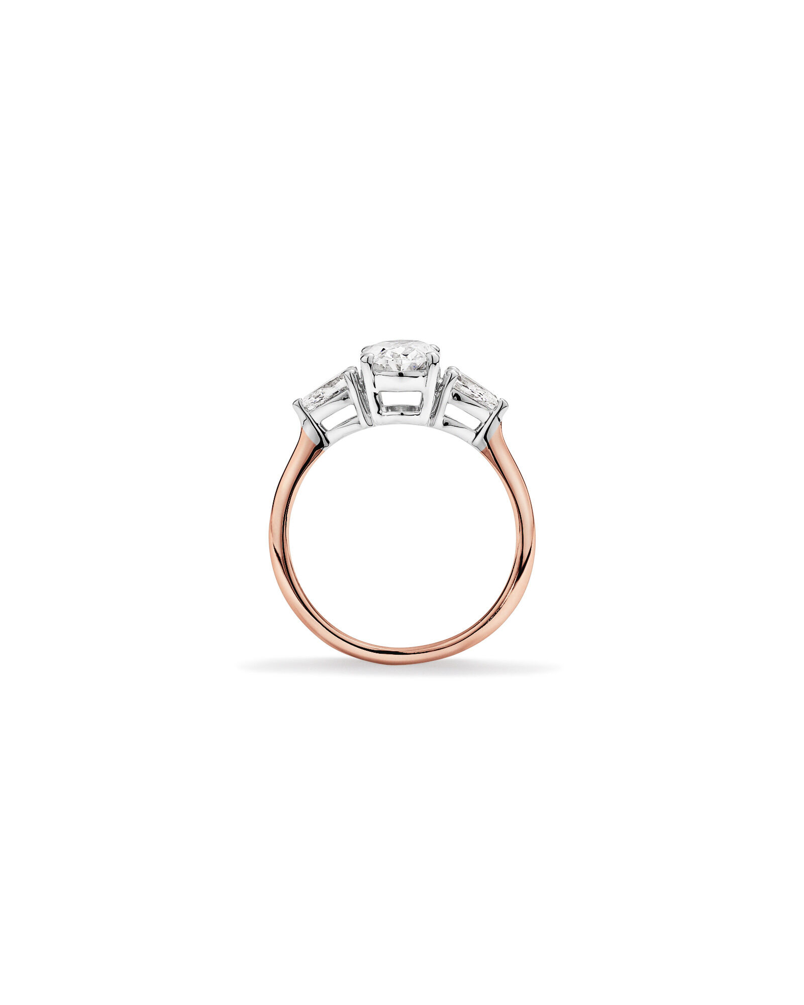 Bague de fiançailles en diamant de laboratoire TW de 1,65 carat en forme de trois pierres ovale et en forme de poire en or rose et blanc 14 carats