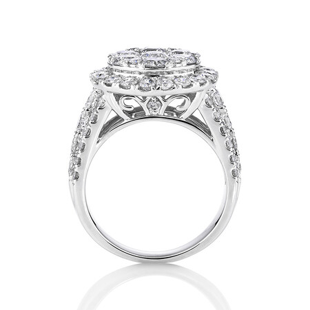 Halo Ring with 4 Carat Of Diamonds in 10kt White Gold Halo Ring with 4 Carat Of Diamonds in 10kt White Gold