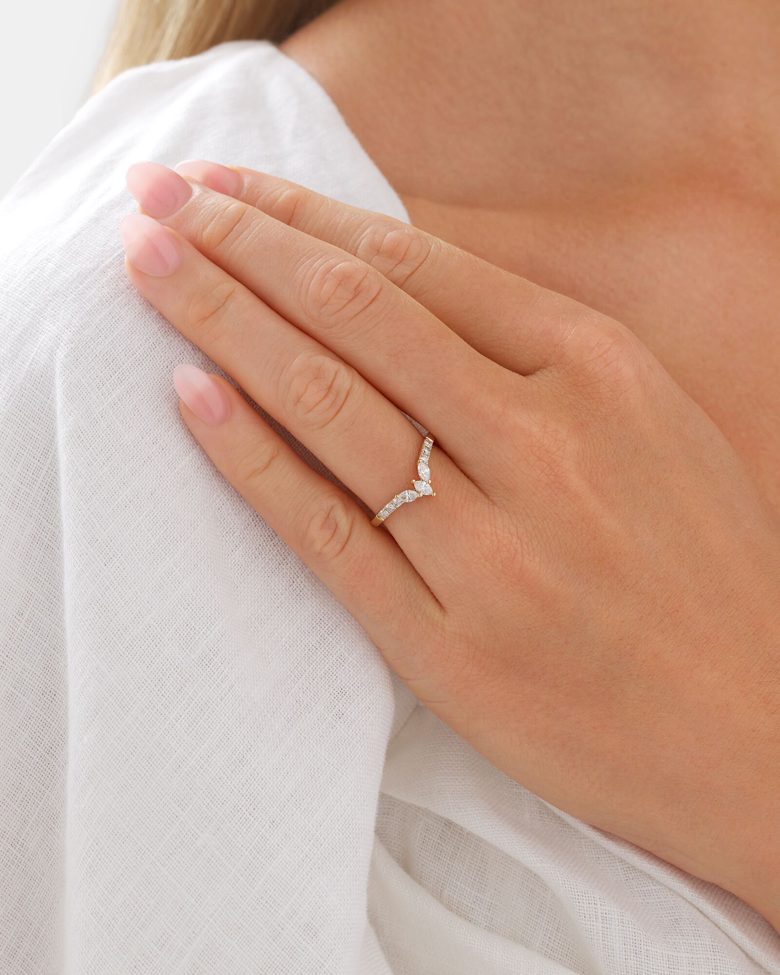 Alliance en or jaune 14 K avec diamants totalisant 0,38 ct