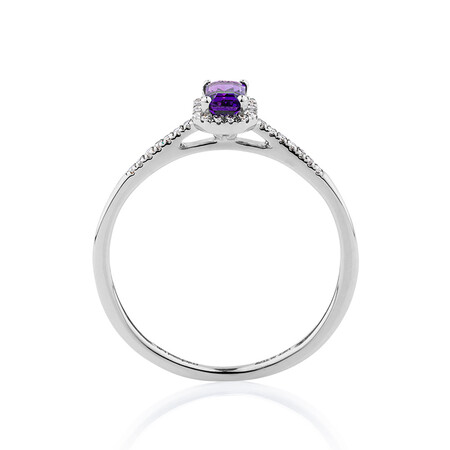 Ring with Amethyst & Diamonds in 10kt White Gold Ring with Amethyst & Diamonds in 10kt White Gold