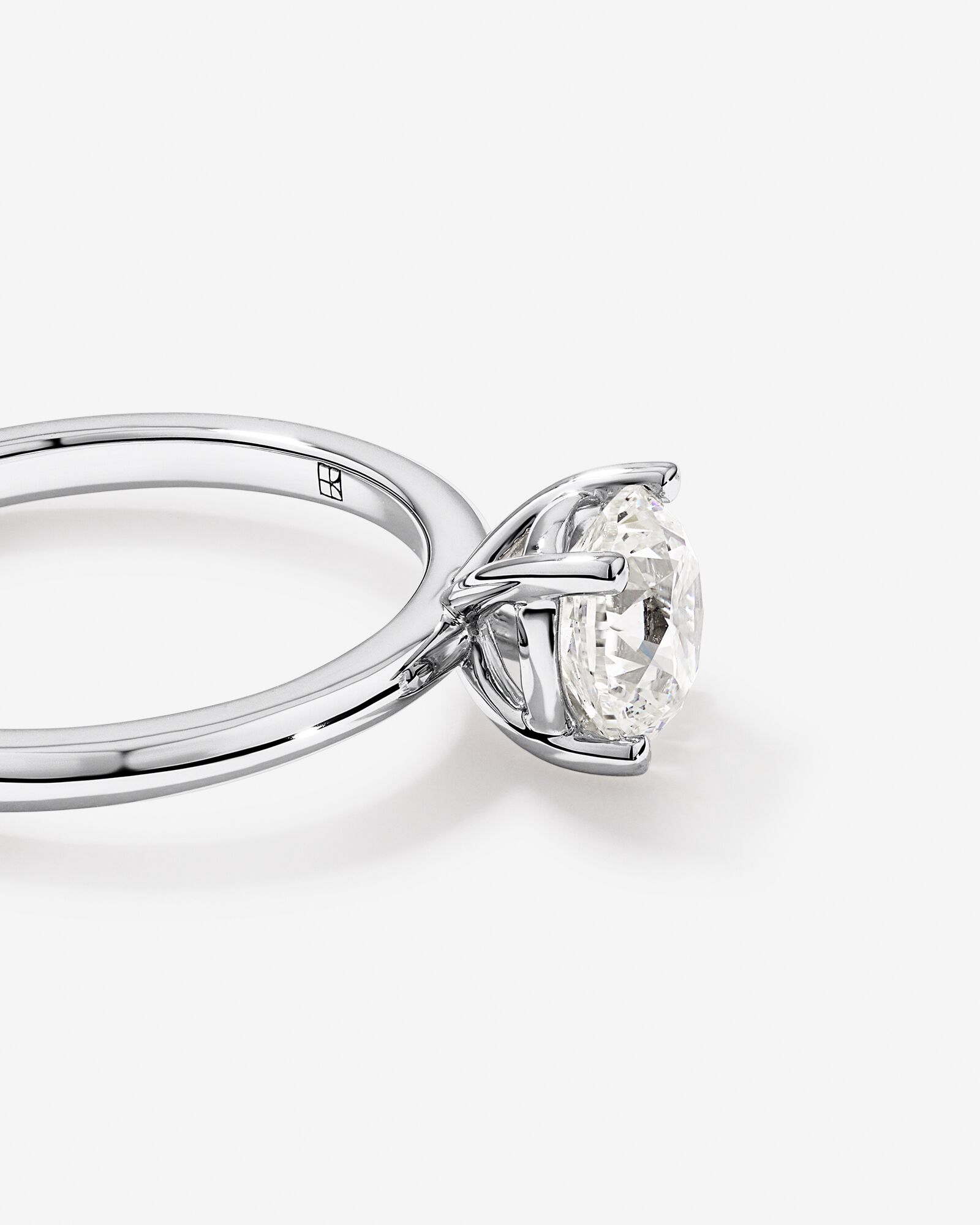 Bague Solitaire avec Diamant Rond Brillant de 1,00 Carat TW en Or Blanc 18 kt