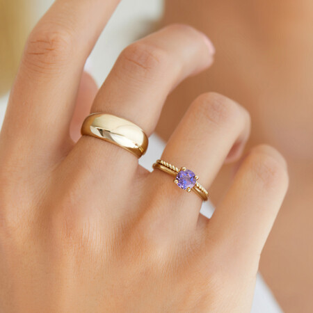 Amethyst Ring in 10ct Yellow Gold Amethyst Ring in 10ct Yellow Gold