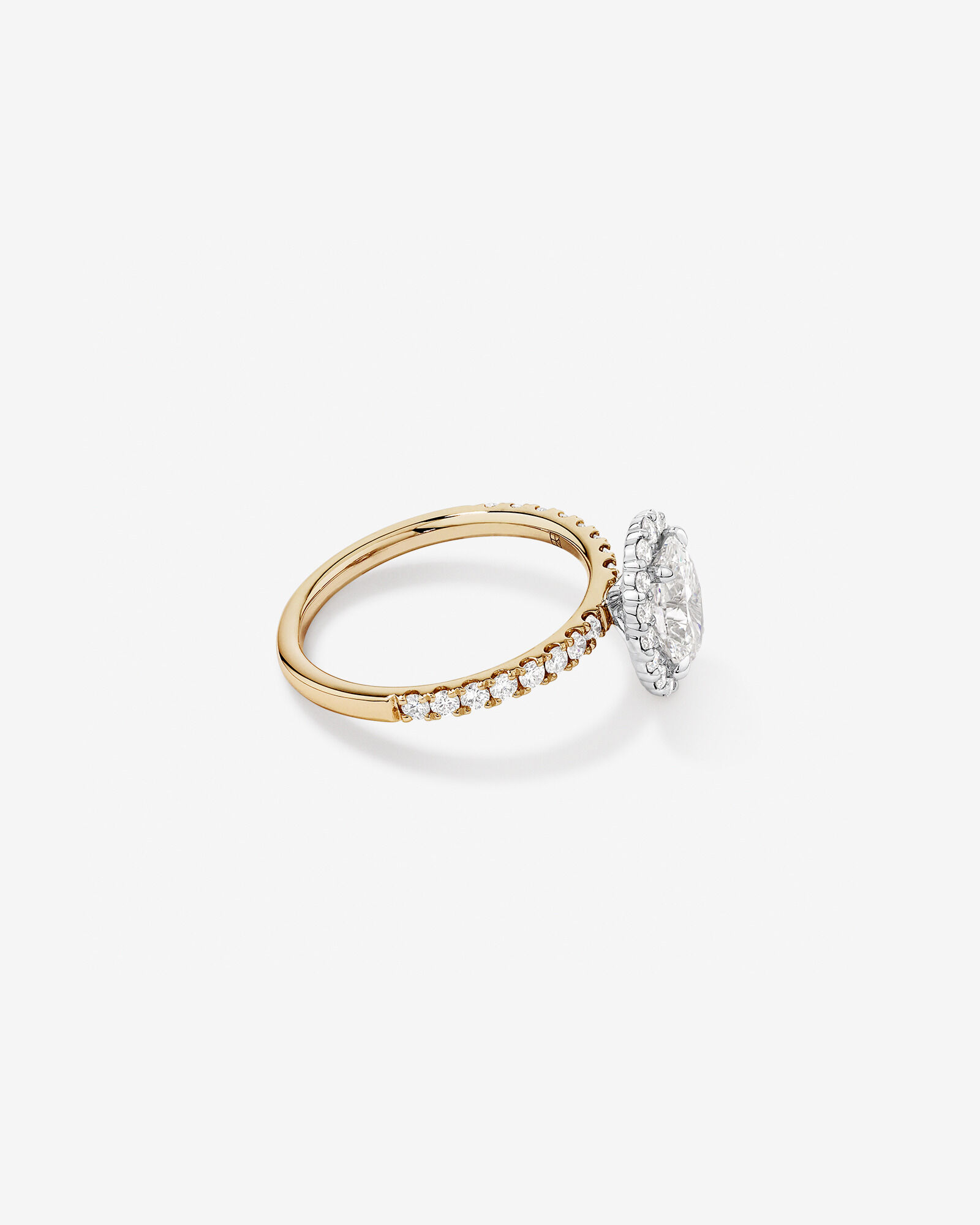 Bague de fiançailles ovale TW de 1,78 carat en or jaune et blanc 14 carats