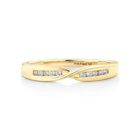 Wedding Band with Diamonds in 10kt Yellow Gold Wedding Band with Diamonds in 10kt Yellow Gold