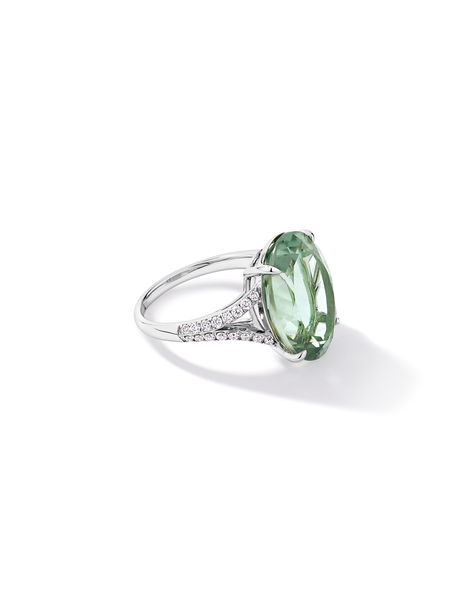 Oval Green Amethyst & 0.33 Carat TW Diamond Split Shank Ring 10kt Gold