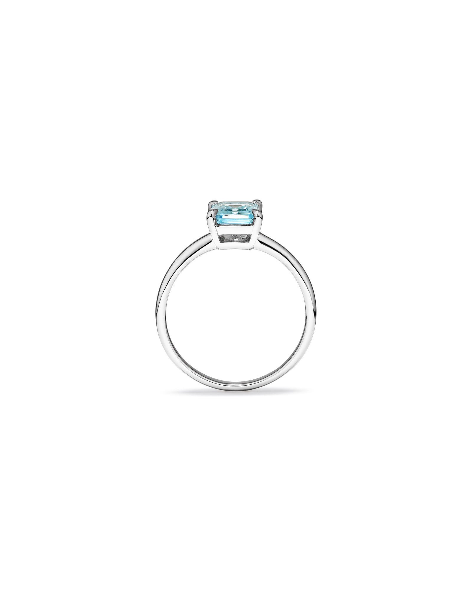 Ring with Aquamarine in 10kt White Gold