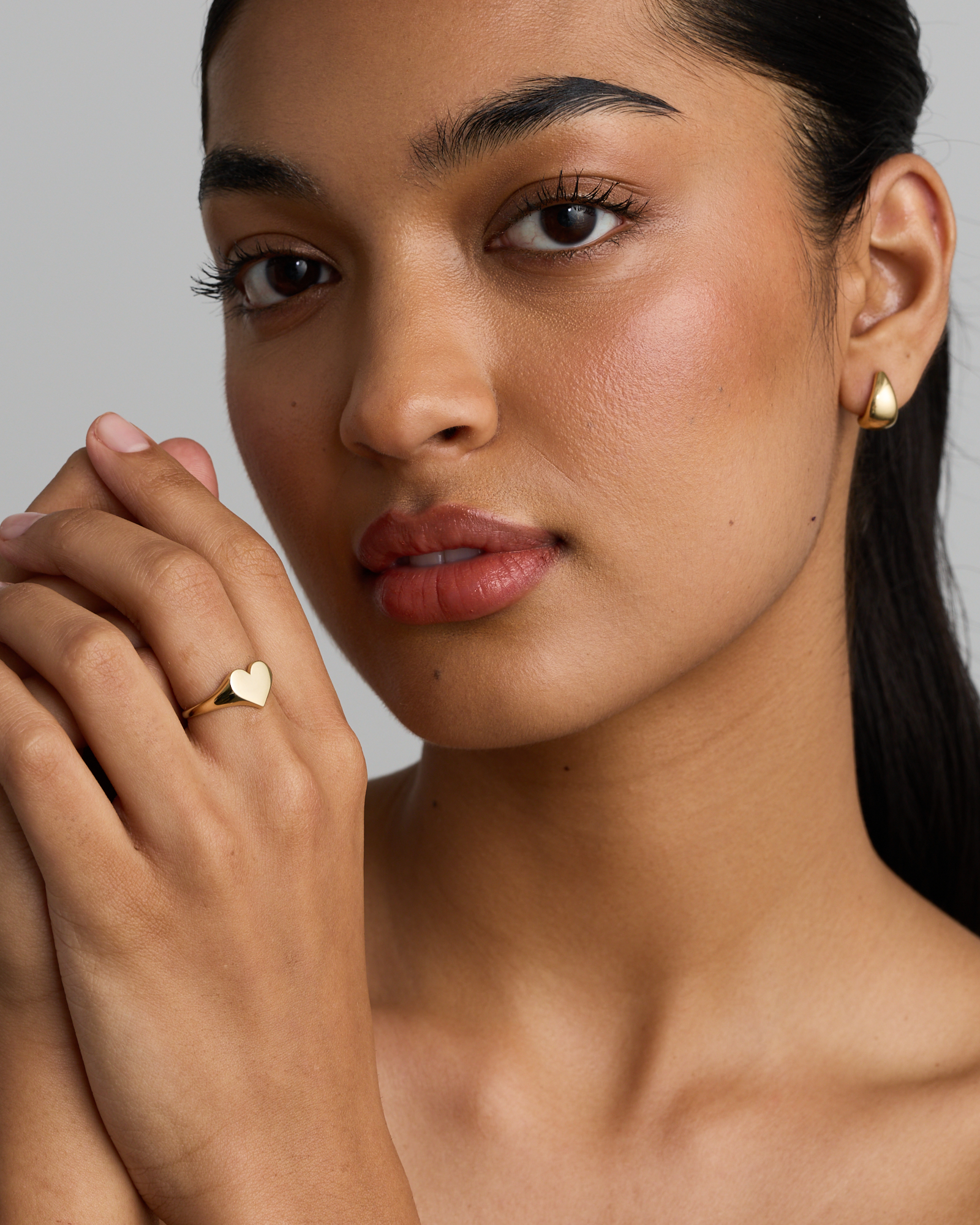 Bague chevalière cœur en or jaune 10 ct