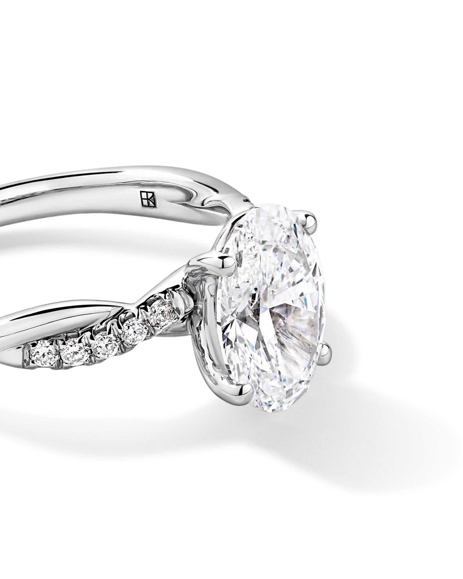 2.10TW Oval Laboratory-Grown Diamond Twist Engagement Ring 14kt White Gold