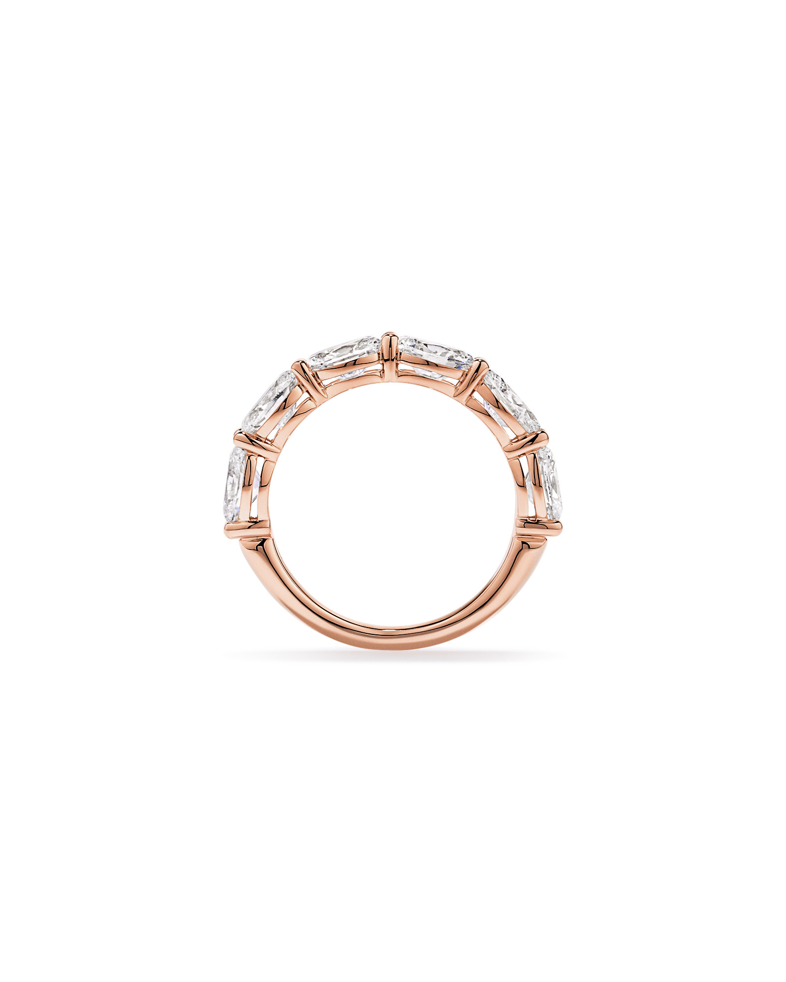 Alliance en or rose 14 carats sertie d'un diamant ovale de 3,00 cultivé laboratoire