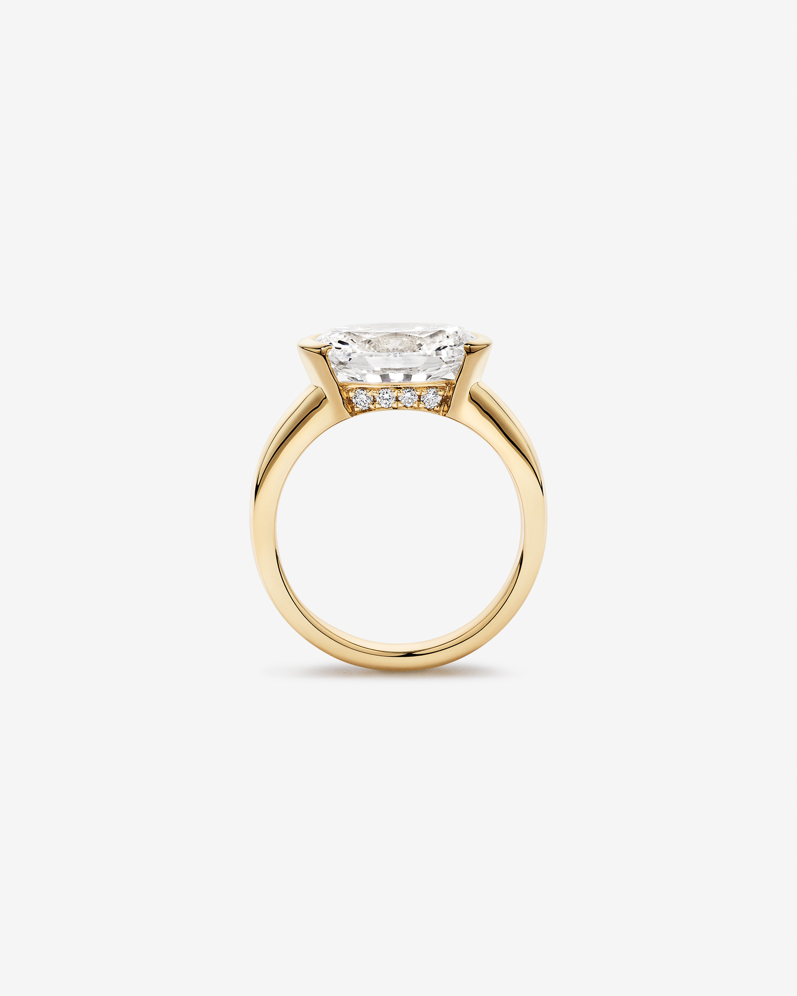 Bague solitaire en or jaune 18 carats avec diamant de laboratoire taille ovale East-West de 4,06 carats