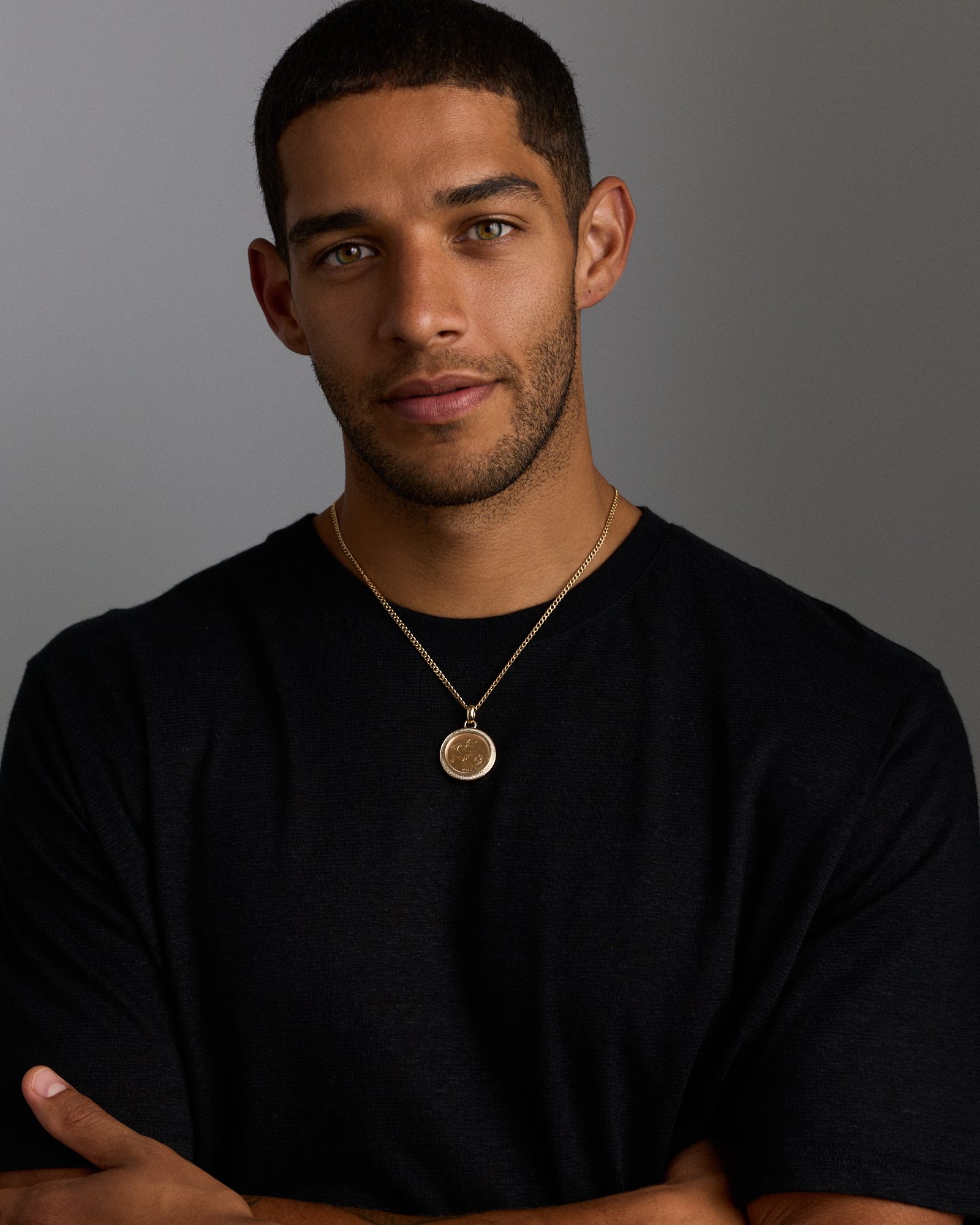 0.33 Carat TW Diamond Full Sovereign Medallion Pendant in 10kt and 22kt Yellow Gold