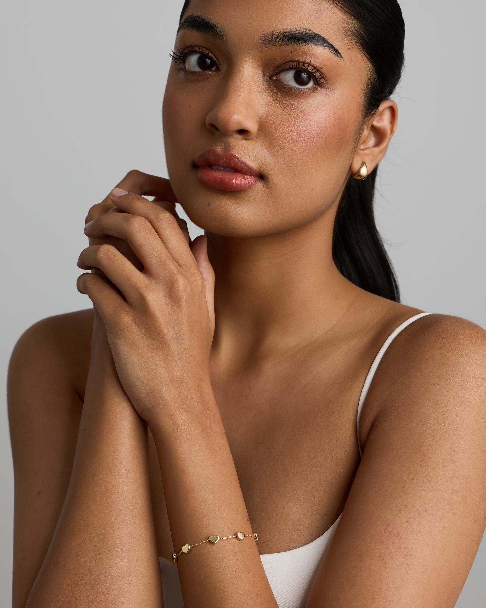 Bracelet à stations avec cœur 19 cm (7,5 po) en or jaune 10 kt