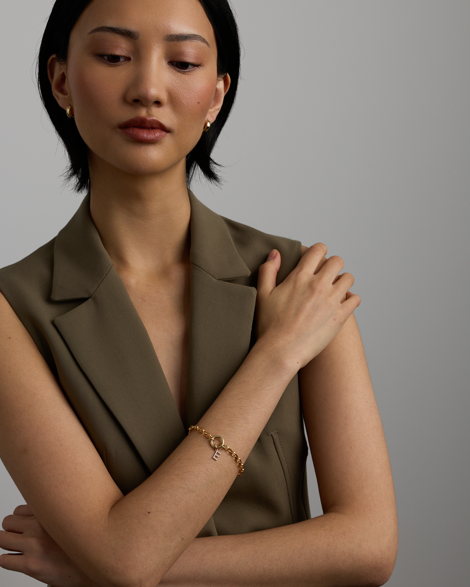 Diamond Letter E Initial Pendant in 10kt Yellow Gold