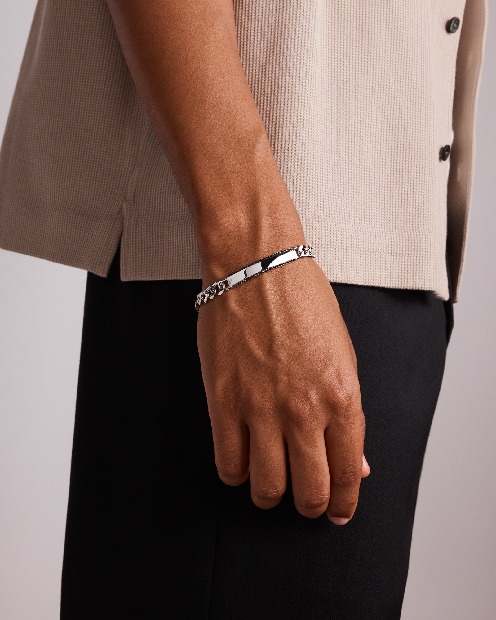 Bracelet gourmette en argent de 21 cm avec diamants noirs totalisant 0,33 ct pour homme