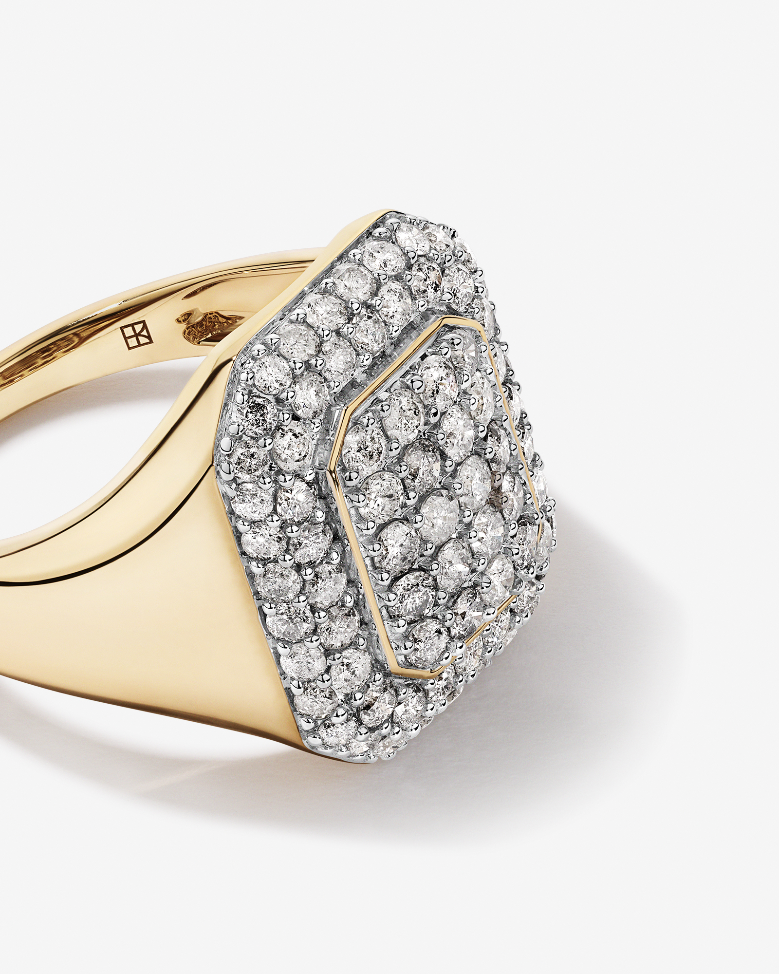 Carat TW of Cluster Diamonds in 10kt Yellow Gold