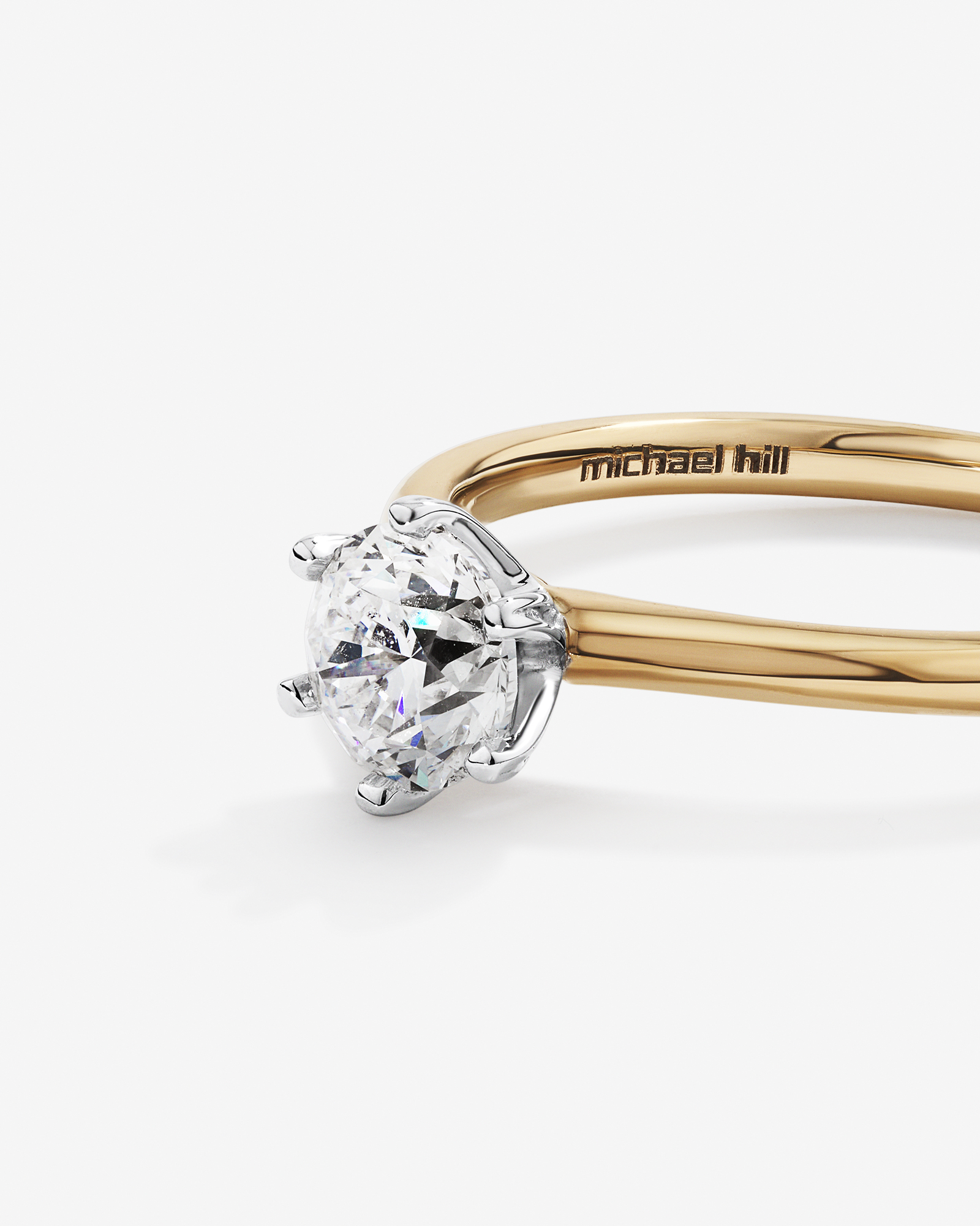 Bague de fiançailles Solitaire de Michael Hill en or jaune et blanc 18 K avec diamants du Code of Origin de De Beers totalisant 0,70 ct