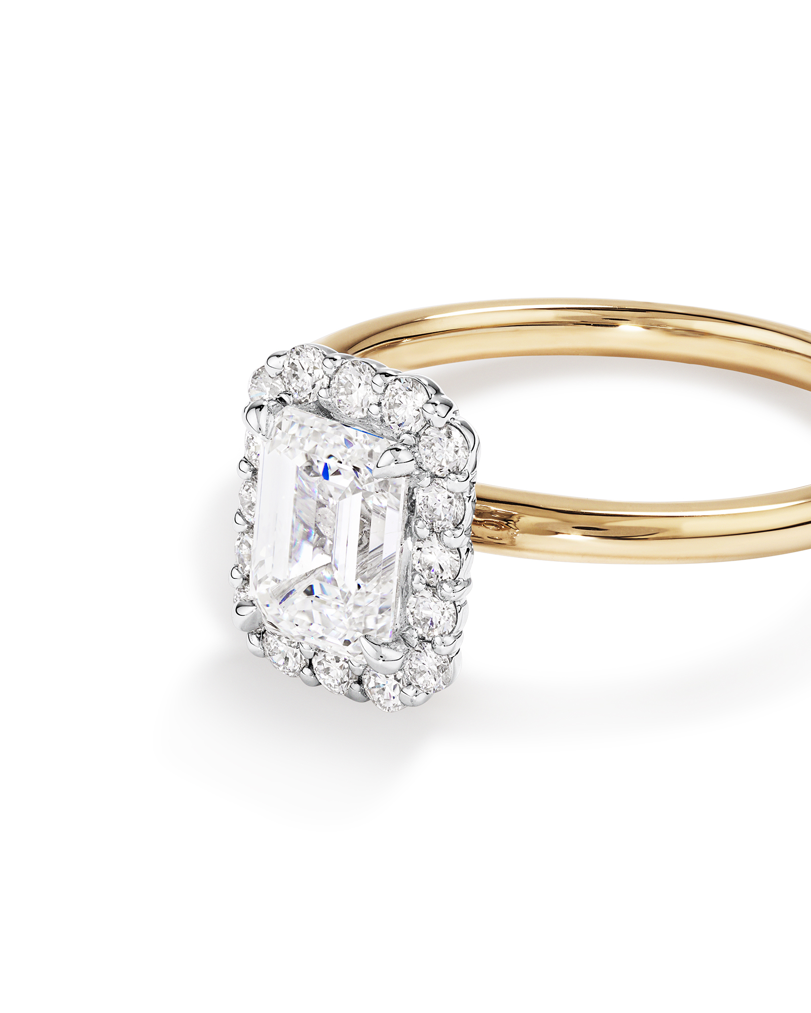 Bague De Fiançailles Halo En Diamant Laboratoire Taille Émeraude 1,46 Carat Poids Total Or Jaune Et Blanc 14 Carats