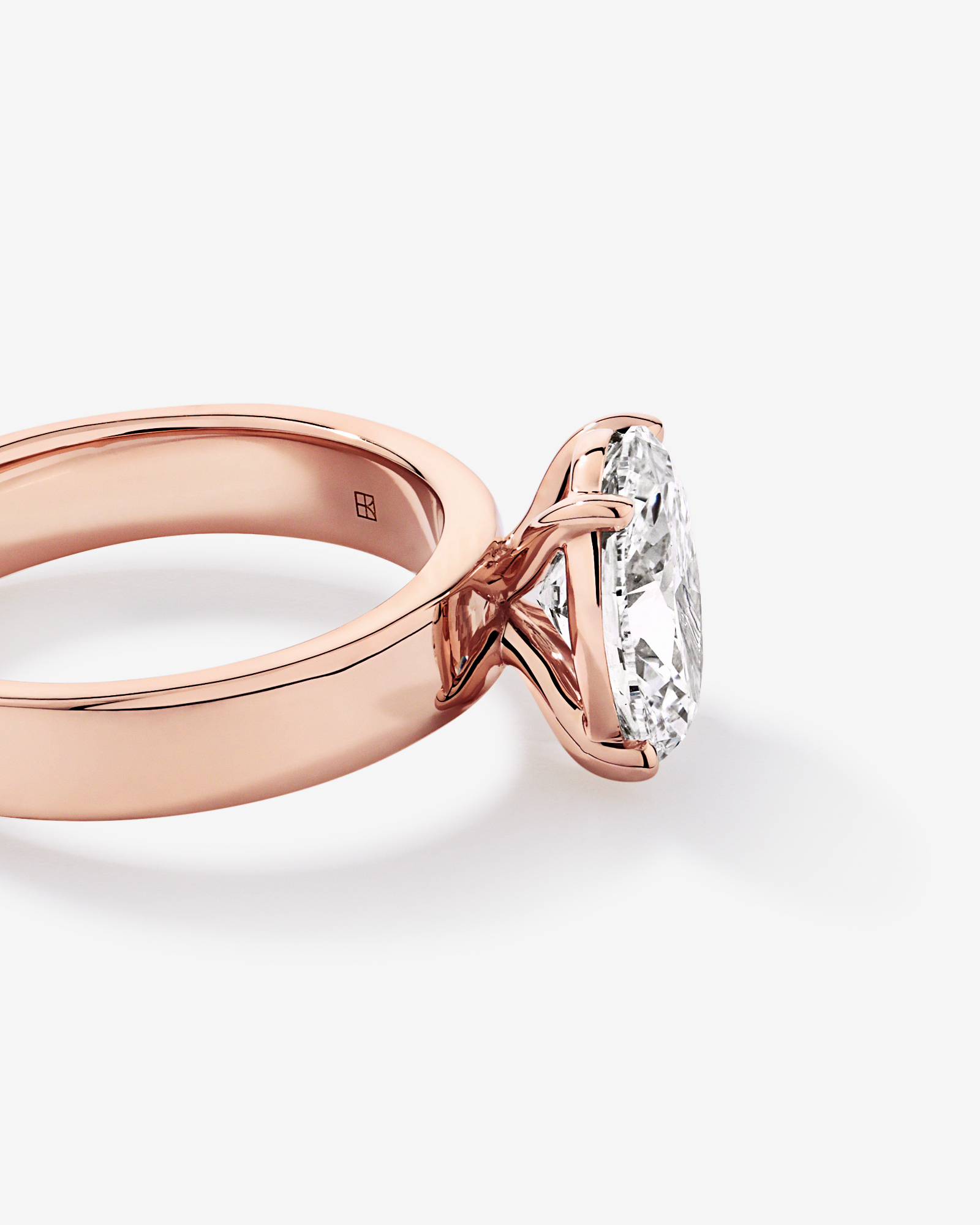 2.00TW Oval Laboratory-Grown Diamond Solitaire Ring 14kt Rose Gold