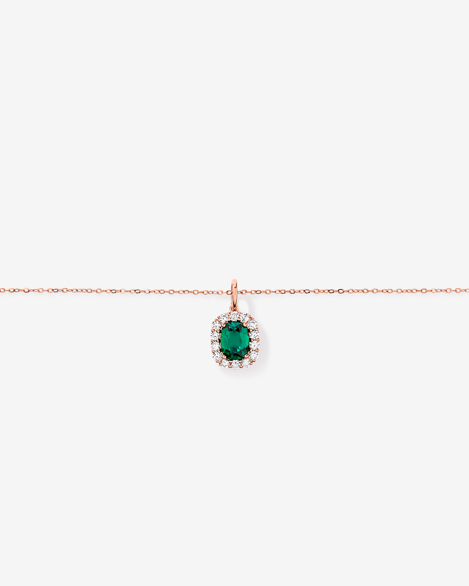 Création de la bague halo en diamant TW de 0,50 carat cultivée en laboratoire en or rose 10 carats