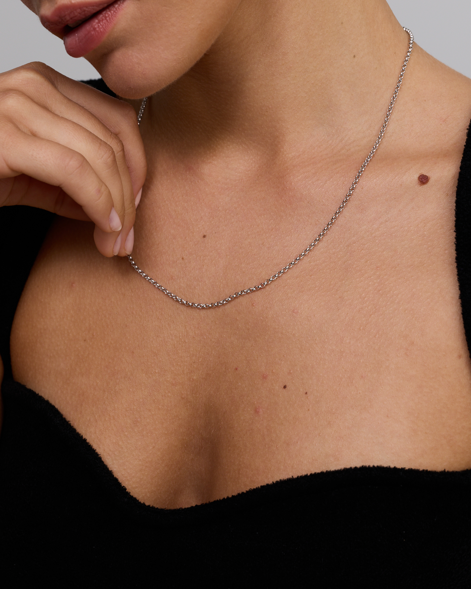 Hollow Belcher Chain in 10kt White Gold