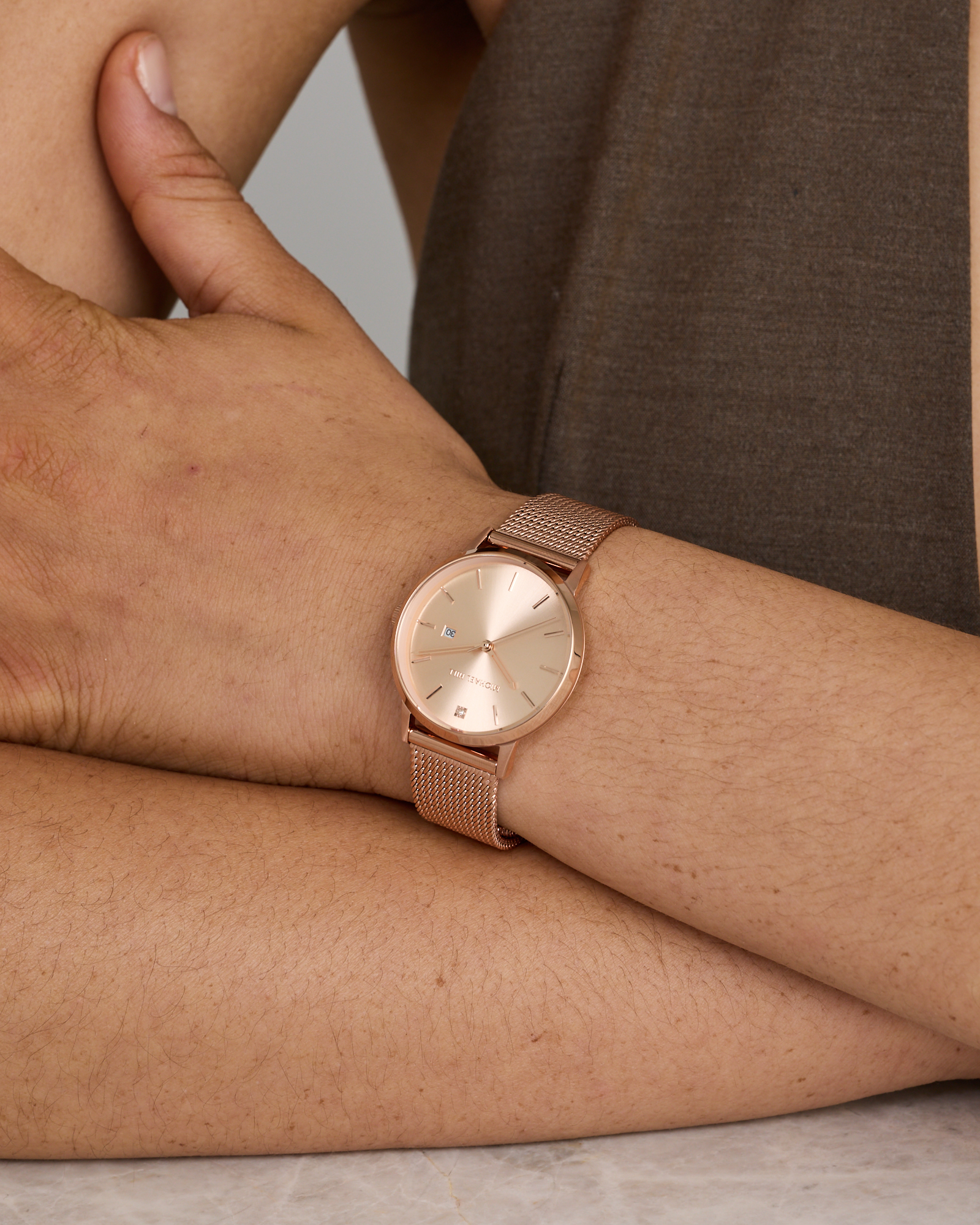 Montre femme en maille, acier inoxydable rose