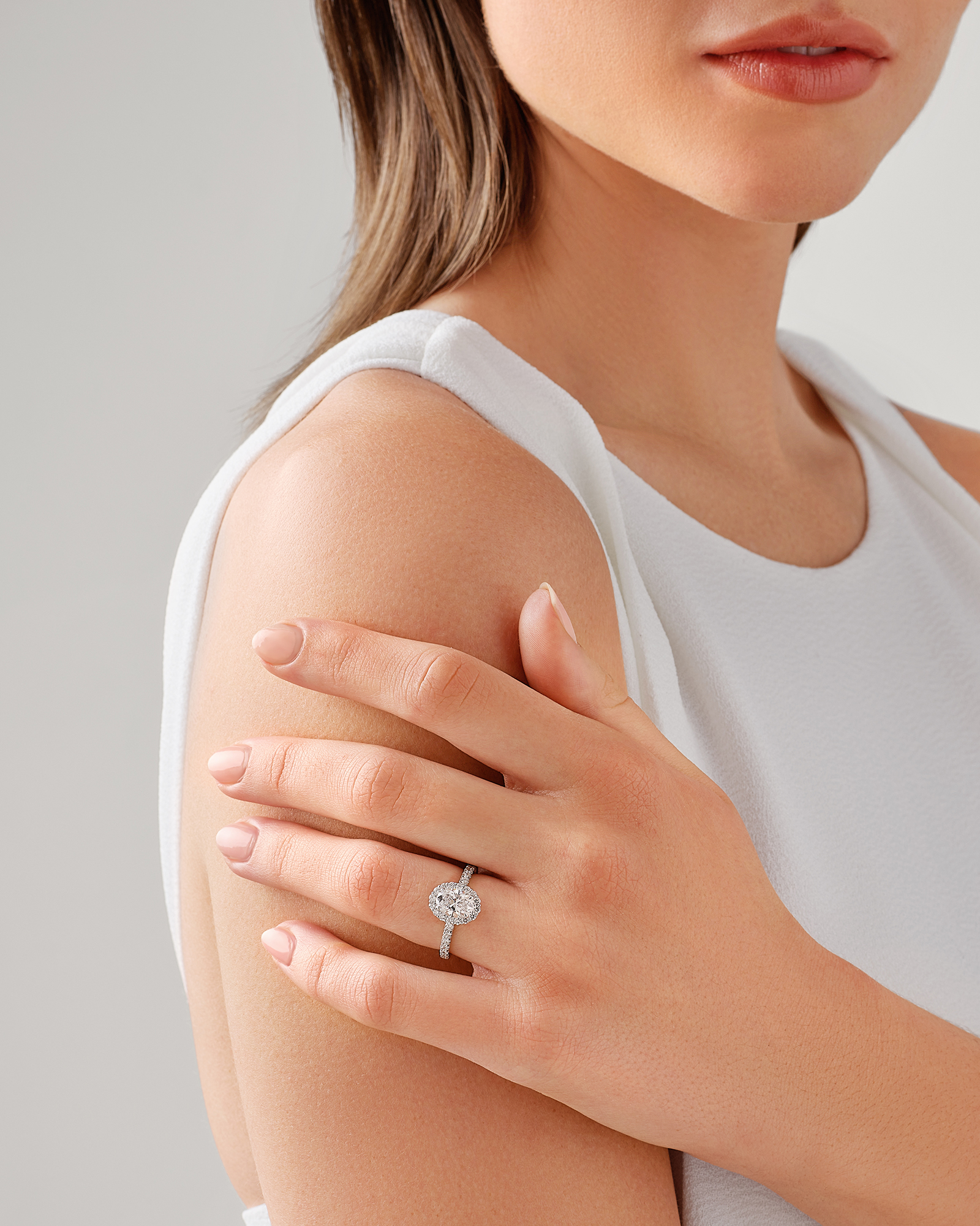 Bague De Fiançailles Halo En Diamant Laboratoire Ovale 1,78 Carat Poids Total Or Blanc 14 Carats