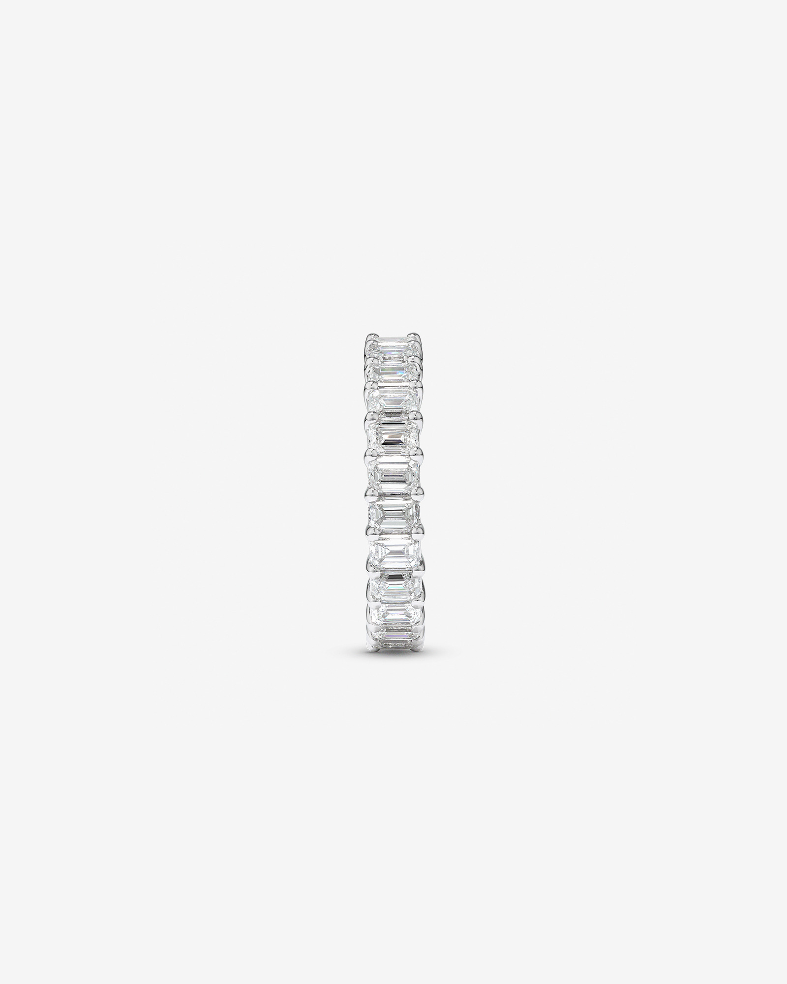3,50 carats TW bague éternité avec diamants émeraude cultivés en laboratoire en or blanc 14kt.