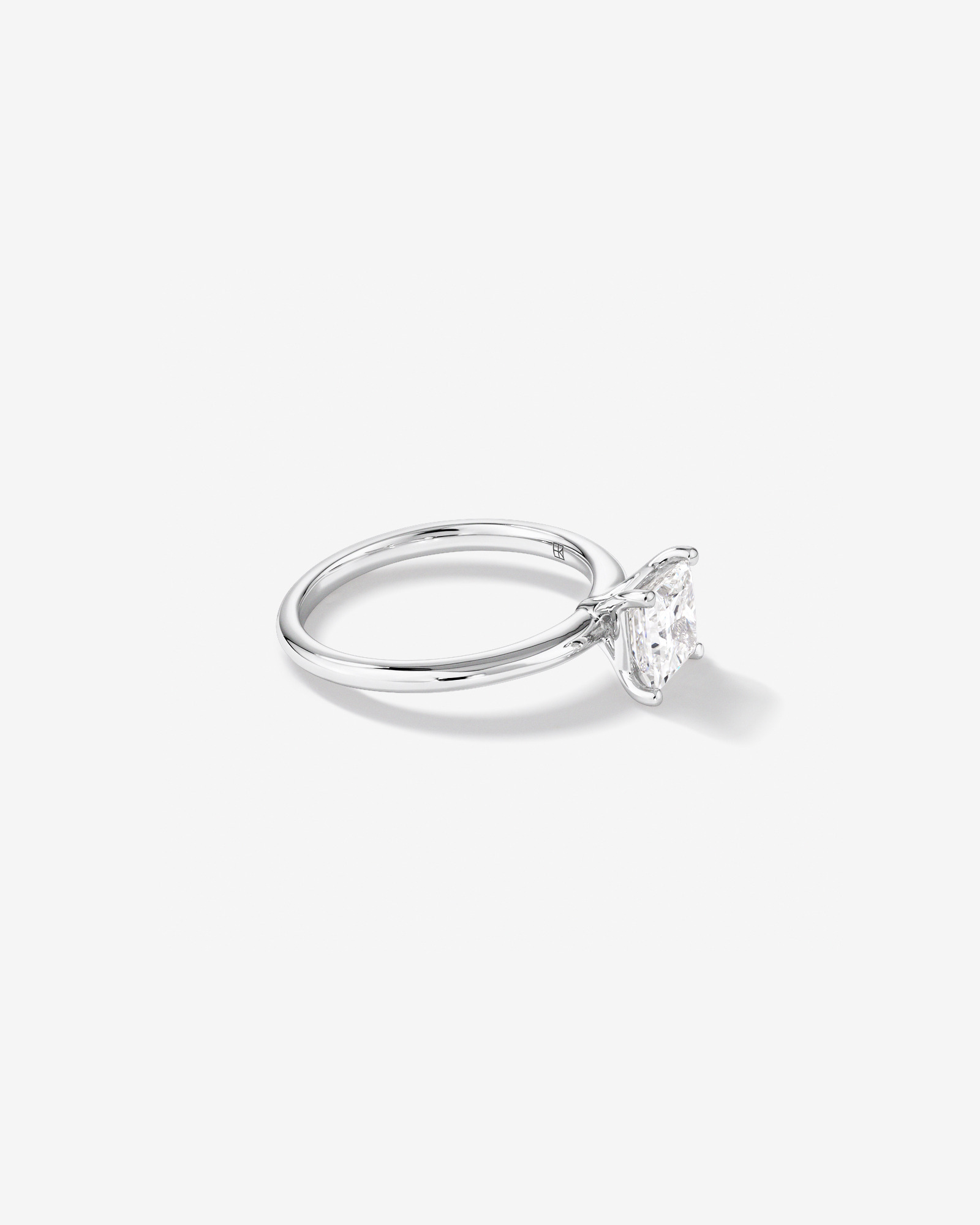 Bague De Fiançailles Solitaire En Diamant De Laboratoire De Taille Princesse De 1,25 Carat Poids Total En Or Blanc 14 Carats