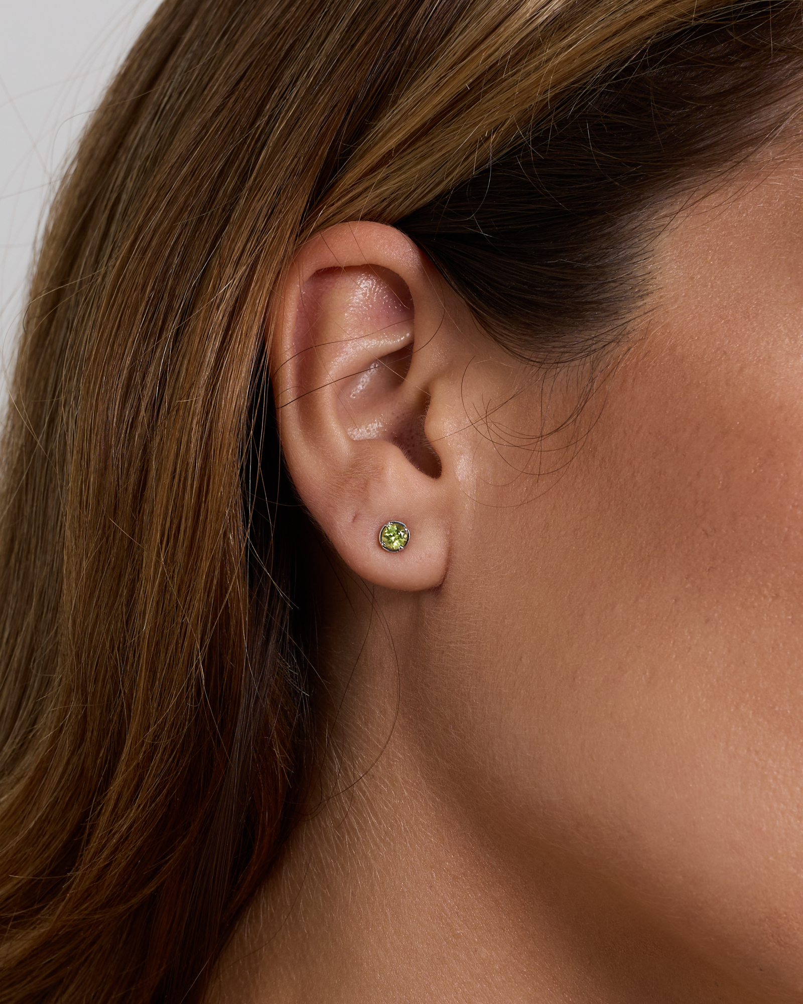Boucles d’oreilles rondes en péridot en argent sterling