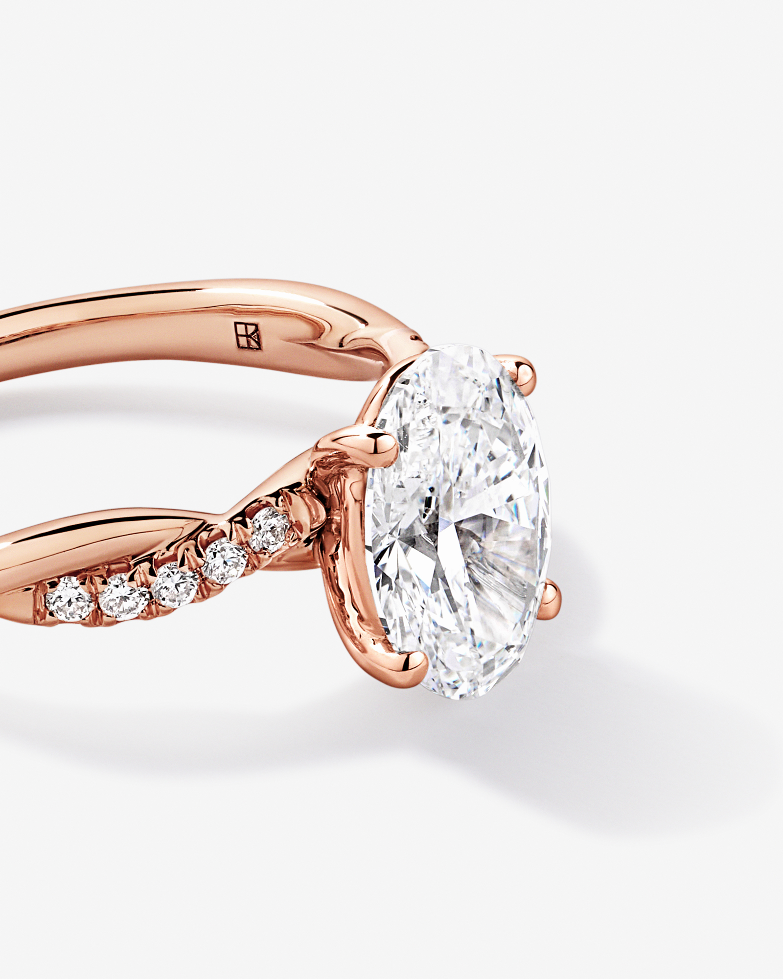 2.10TW Oval Laboratory-Grown Diamond Twist Engagement Ring 14kt Rose Gold