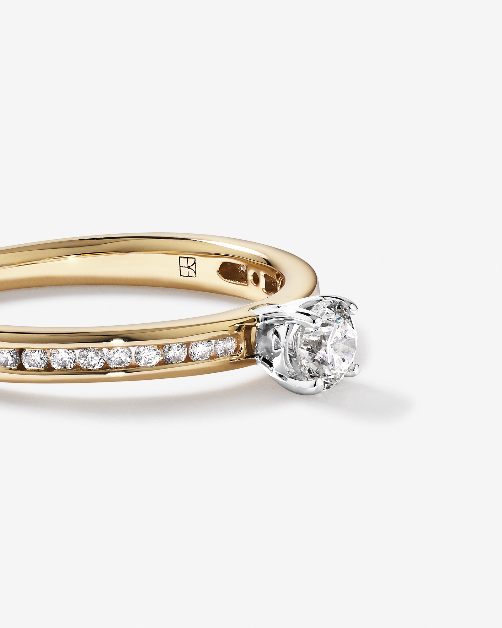 Bague avec diamant Signature 101 rond brillant de 0,45 carat TW en or jaune et blanc 14 carats