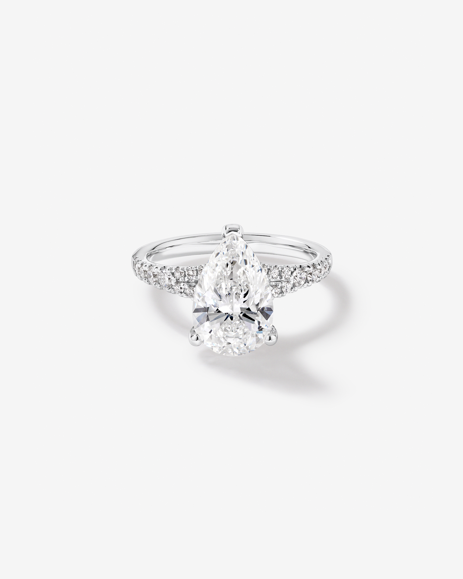 Bague de fiançailles en diamant taillé poire 3,50 carats or blanc 18 taillée