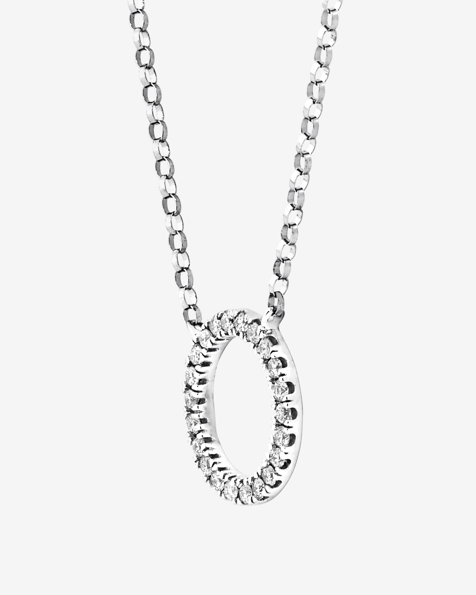 Collier à initiale O en or blanc 10 K avec diamants totalisant 0,10 ct