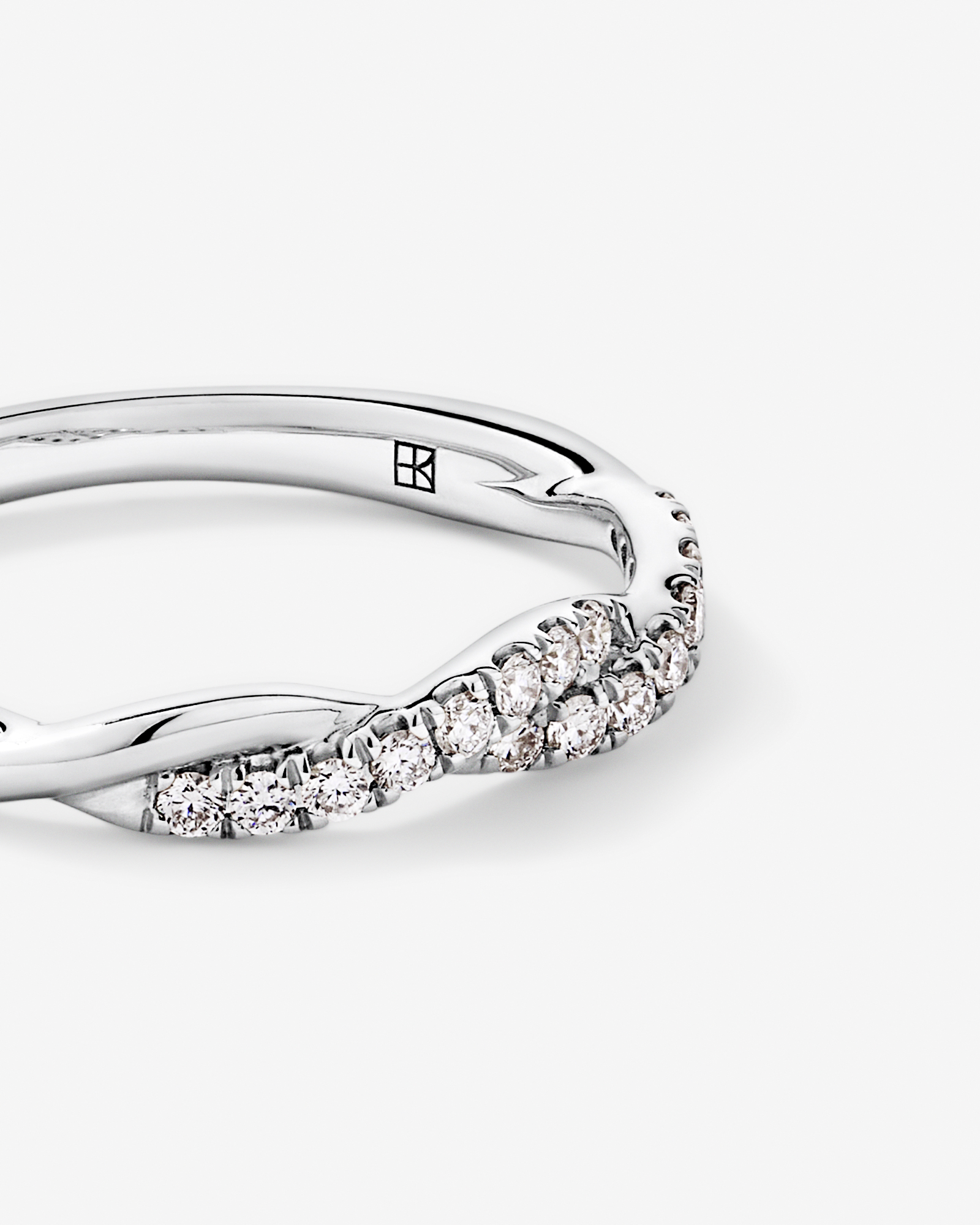 0.16TW Round Brilliant Laboratory-Grown Diamond Twist Wedding Ring 14kt Gold