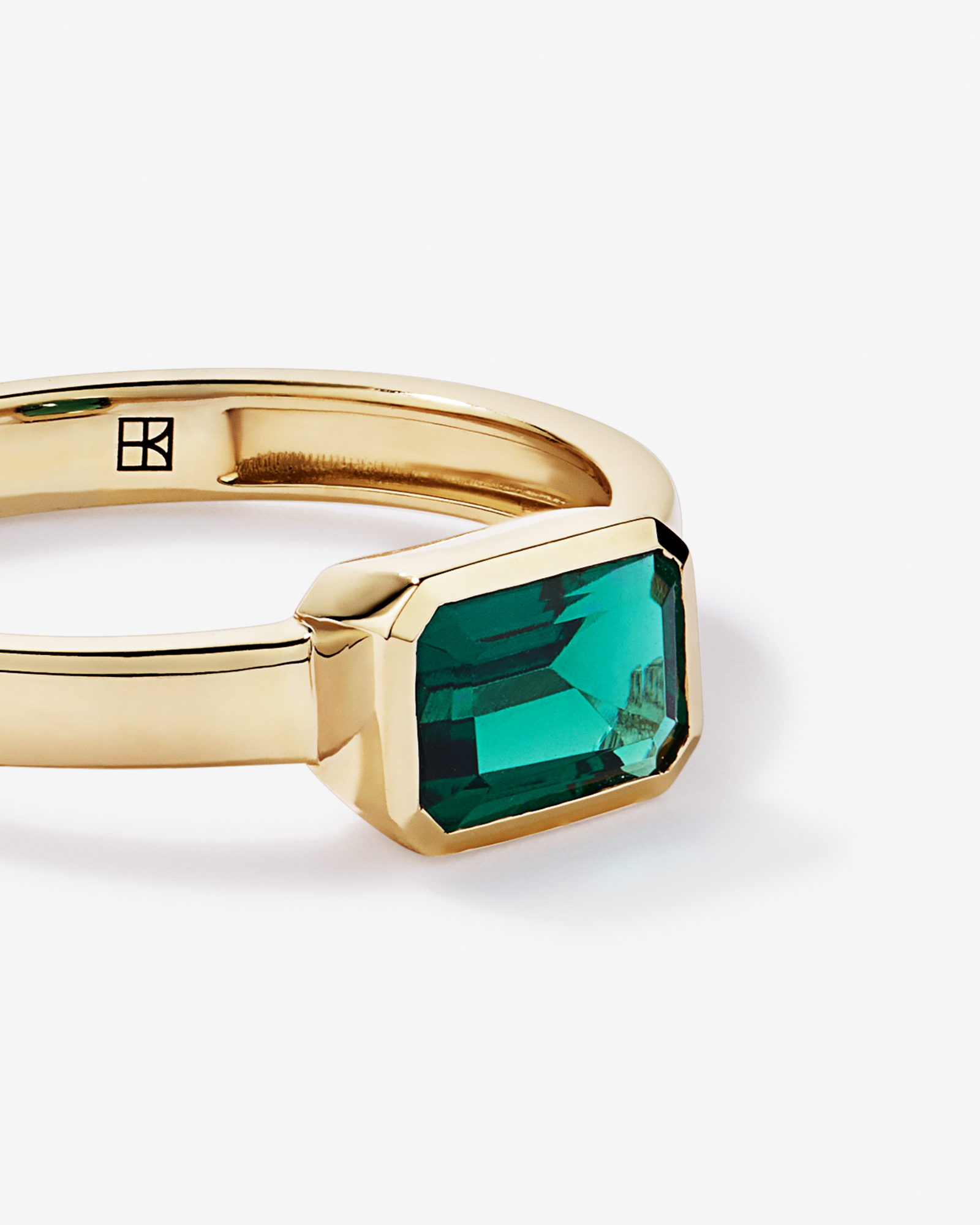 Created Emerald Bezel Ring 10kt Yellow Gold