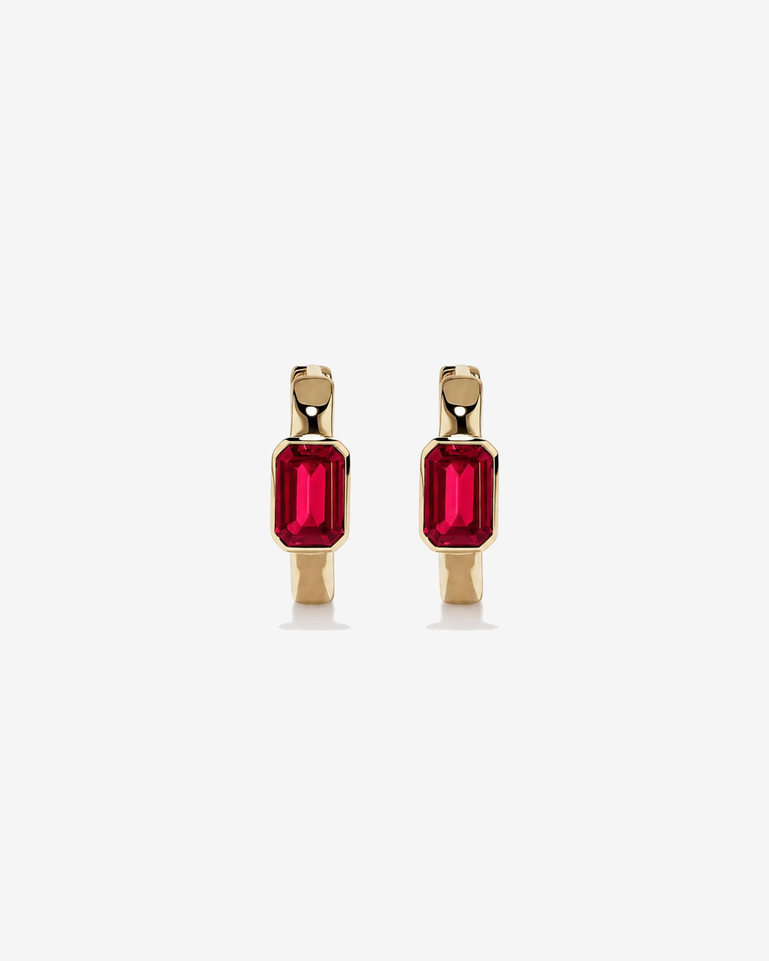 Boucles d'oreilles anneaux Rubis créé serties clos en or jaune 10 ct