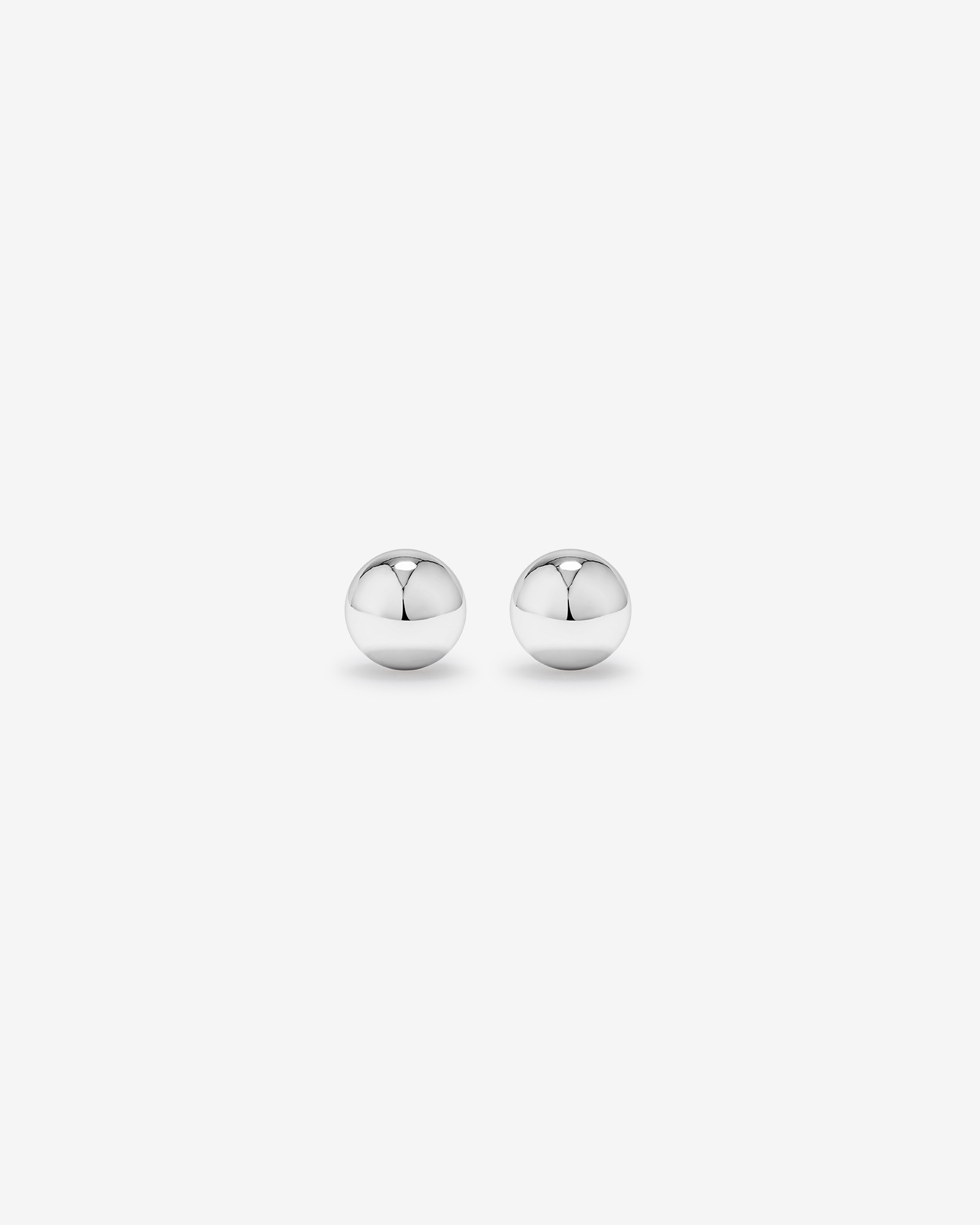 Boucles d'oreilles clous en forme de boule de 4 mm en argent sterling