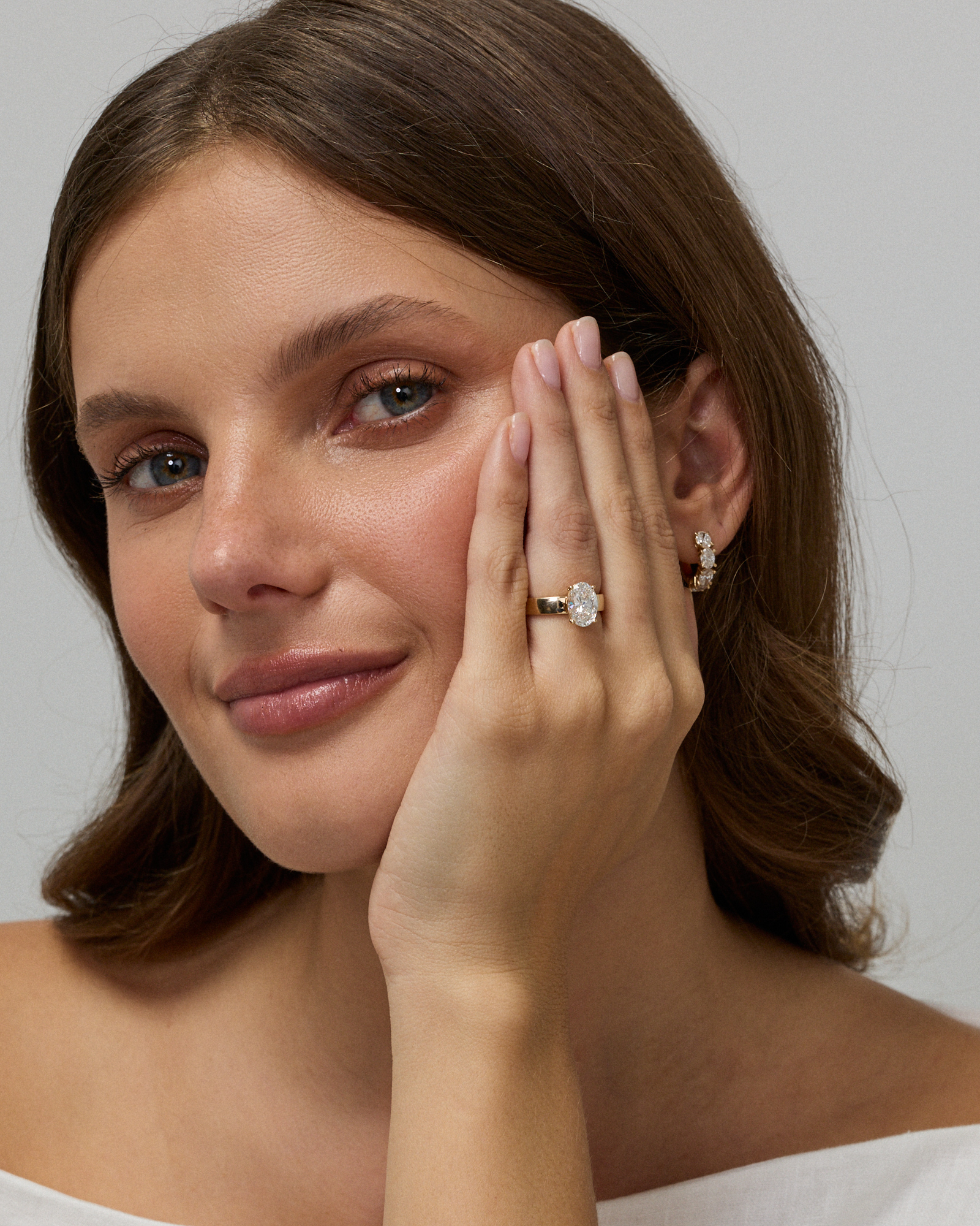 2.00TW Oval Laboratory-Grown Diamond Solitaire Ring 14kt Yellow Gold