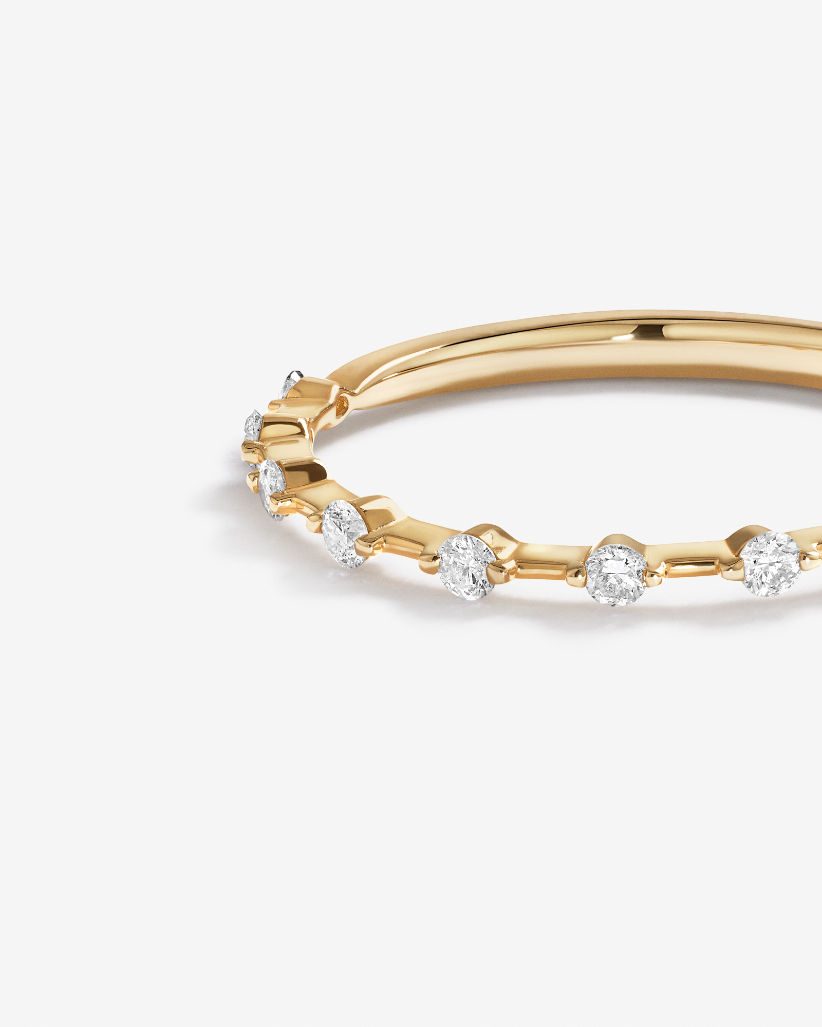 Alliance en or jaune 14 carats avec diamant de 0,15 carat