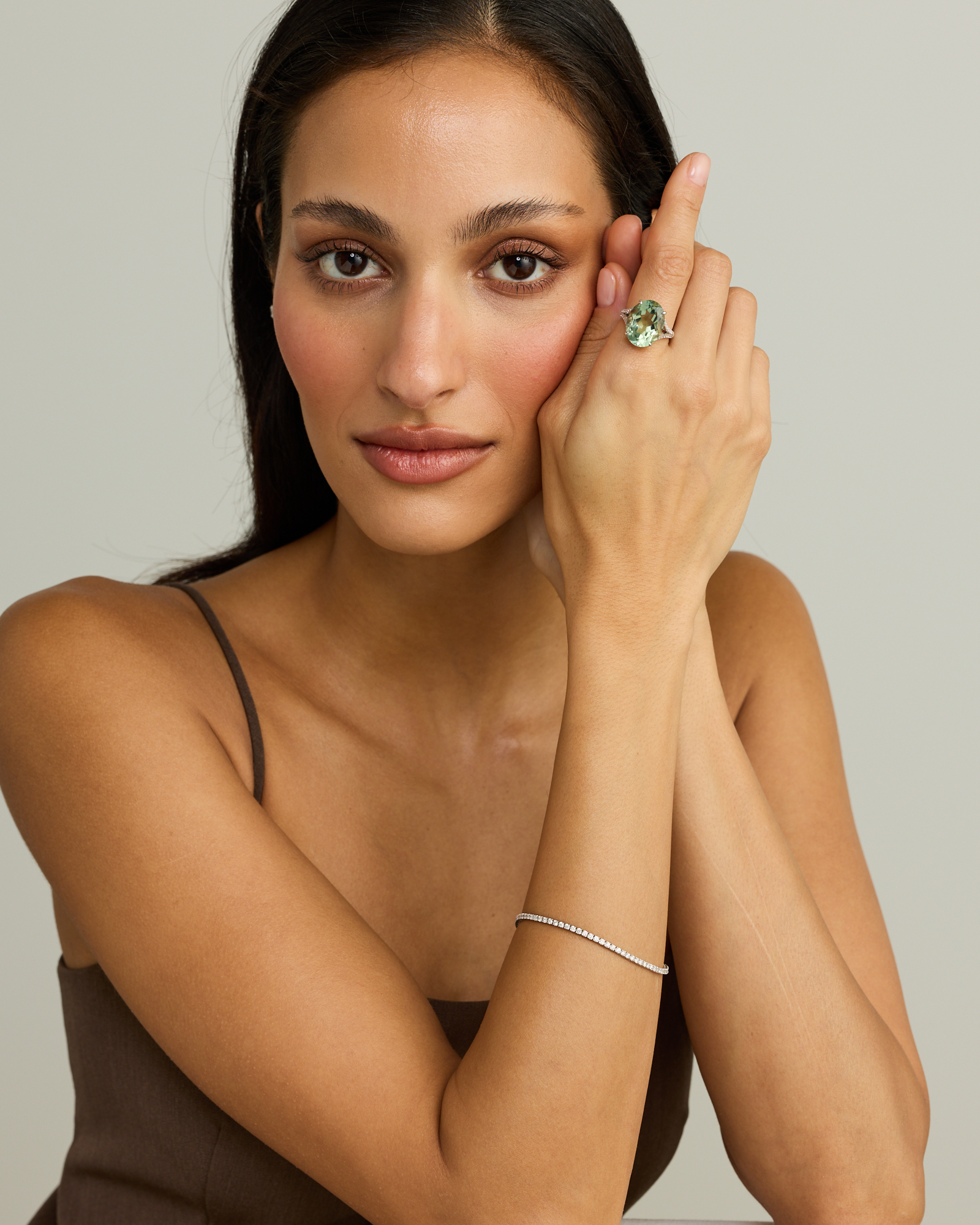 Oval Green Amethyst & 0.33 Carat TW Diamond Split Shank Ring 10kt Gold