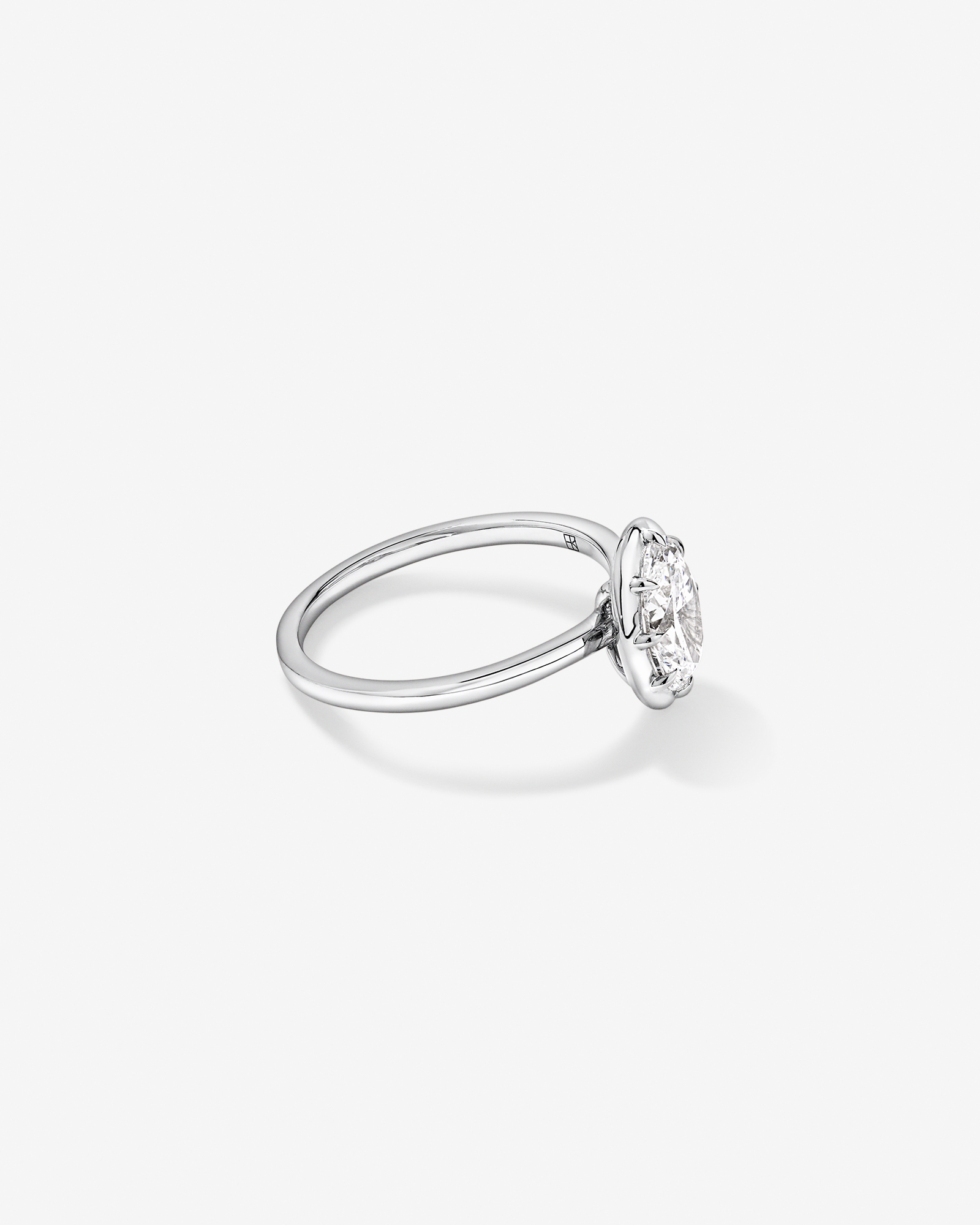 1.50TW Oval Laboratory-Grown Diamond Solitaire Ring 14kt Gold