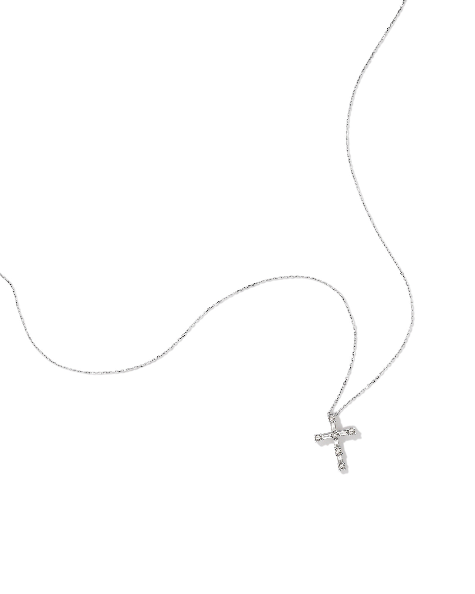0,34 Carats TW Pendentif croix en diamant brillant rond et baguette monté en or blanc 10kt