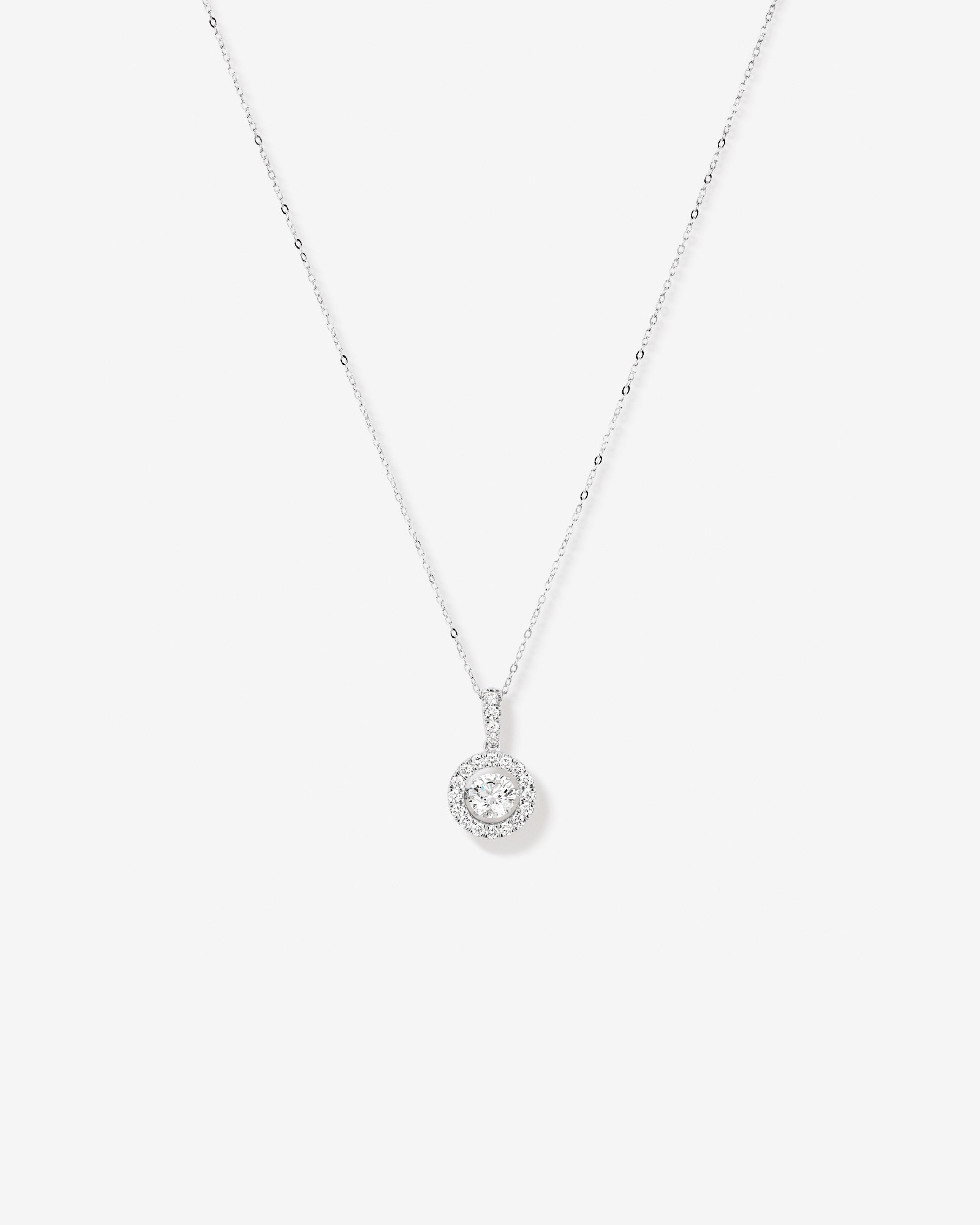 Pendentif rond Lume Lab avec 1,50 carat TW de diamants cultivés en laboratoire en or blanc 10 carats