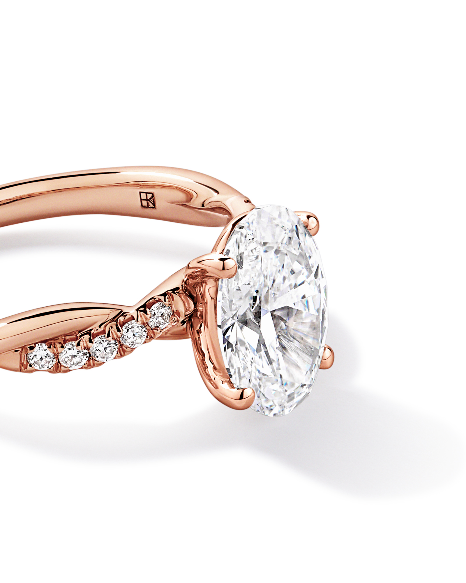 2.10TW Oval Laboratory-Grown Diamond Twist Engagement Ring 14kt Rose Gold