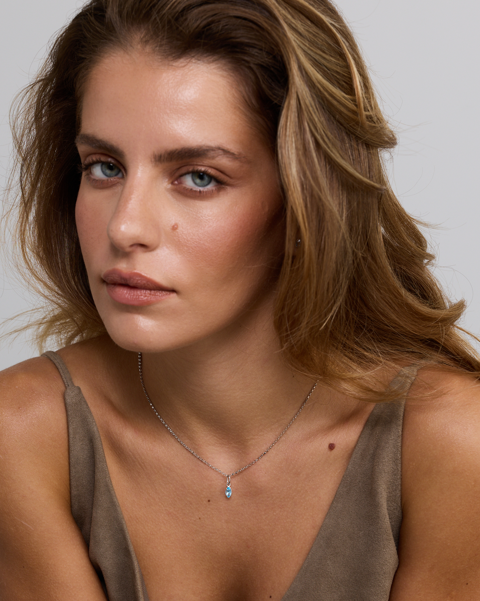 Pendentif en topaze suisse bleu taille marquis en argent sterling