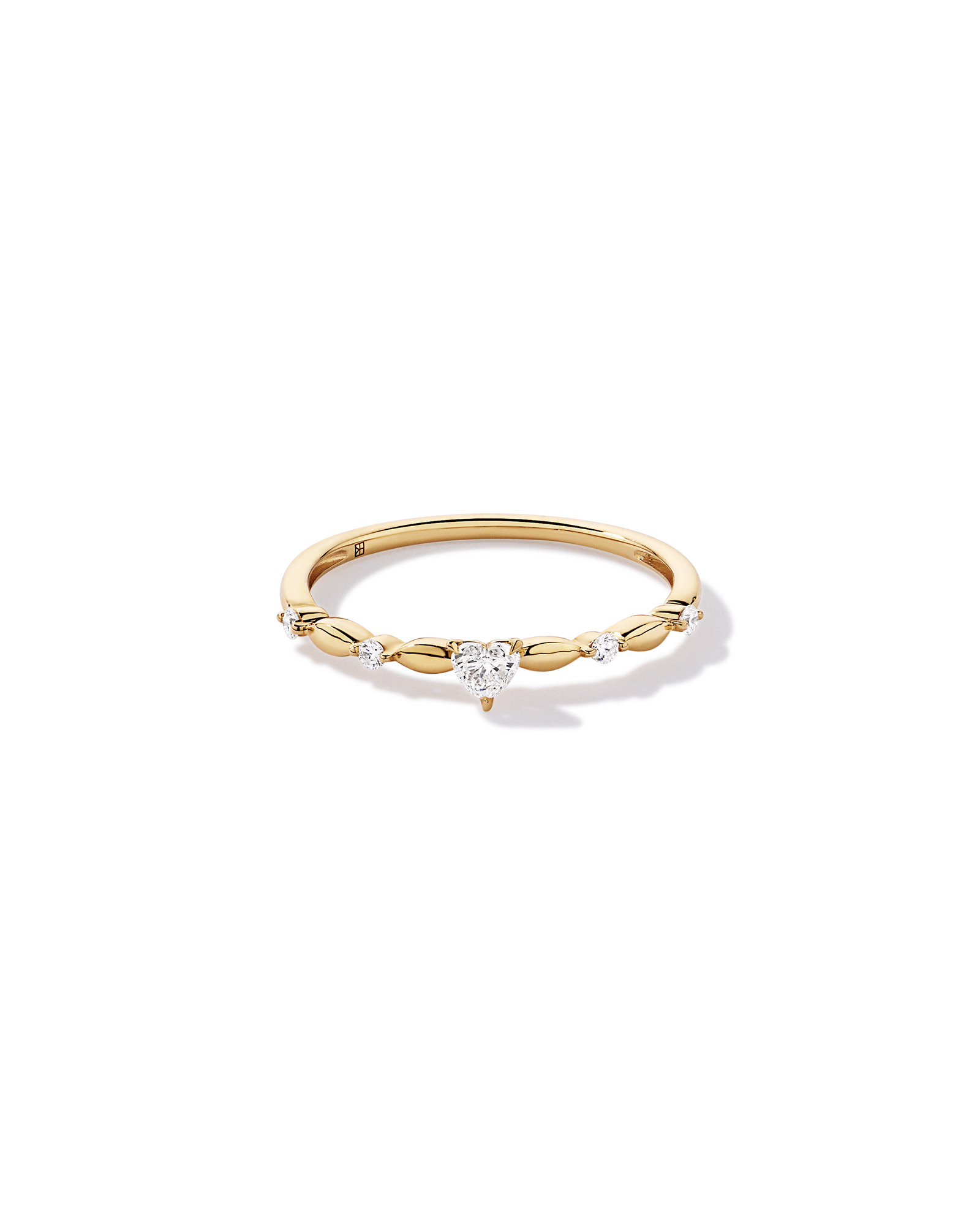 Bague de promesse en or jaune 10 carats avec diamants laboratoire taille brillant (forme cœur et ronde), poids total 0,15 carat