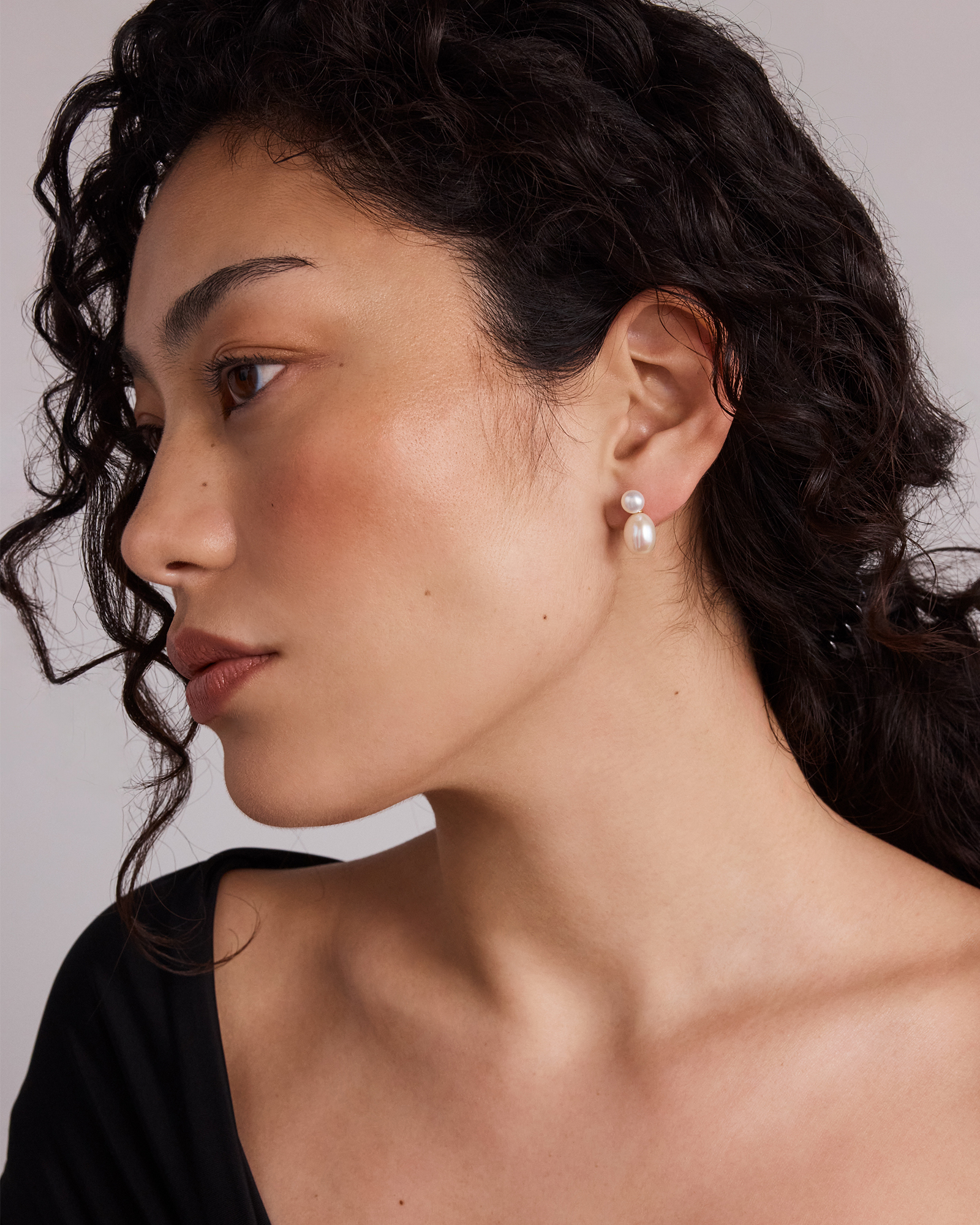 Drop Earrings with Cultured Freshwater Baroque Pearls in 10kt Yellow Gold