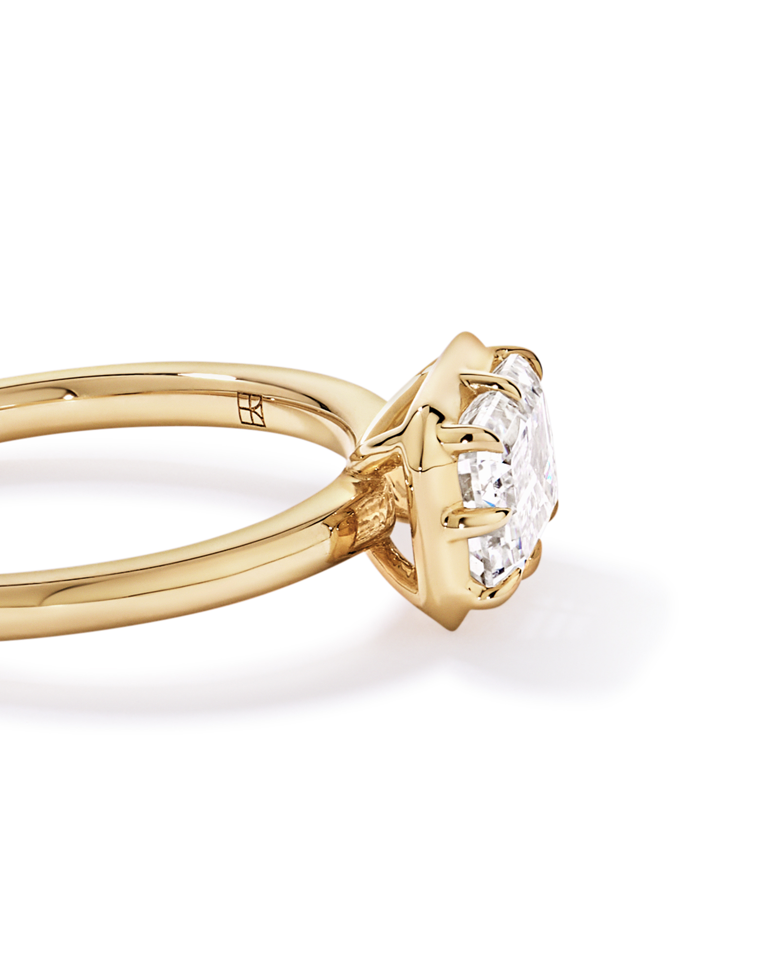 Bague solitaire en or jaune 14 carats sertie d'un diamant de laboratoire taille émeraude 1,50 carat