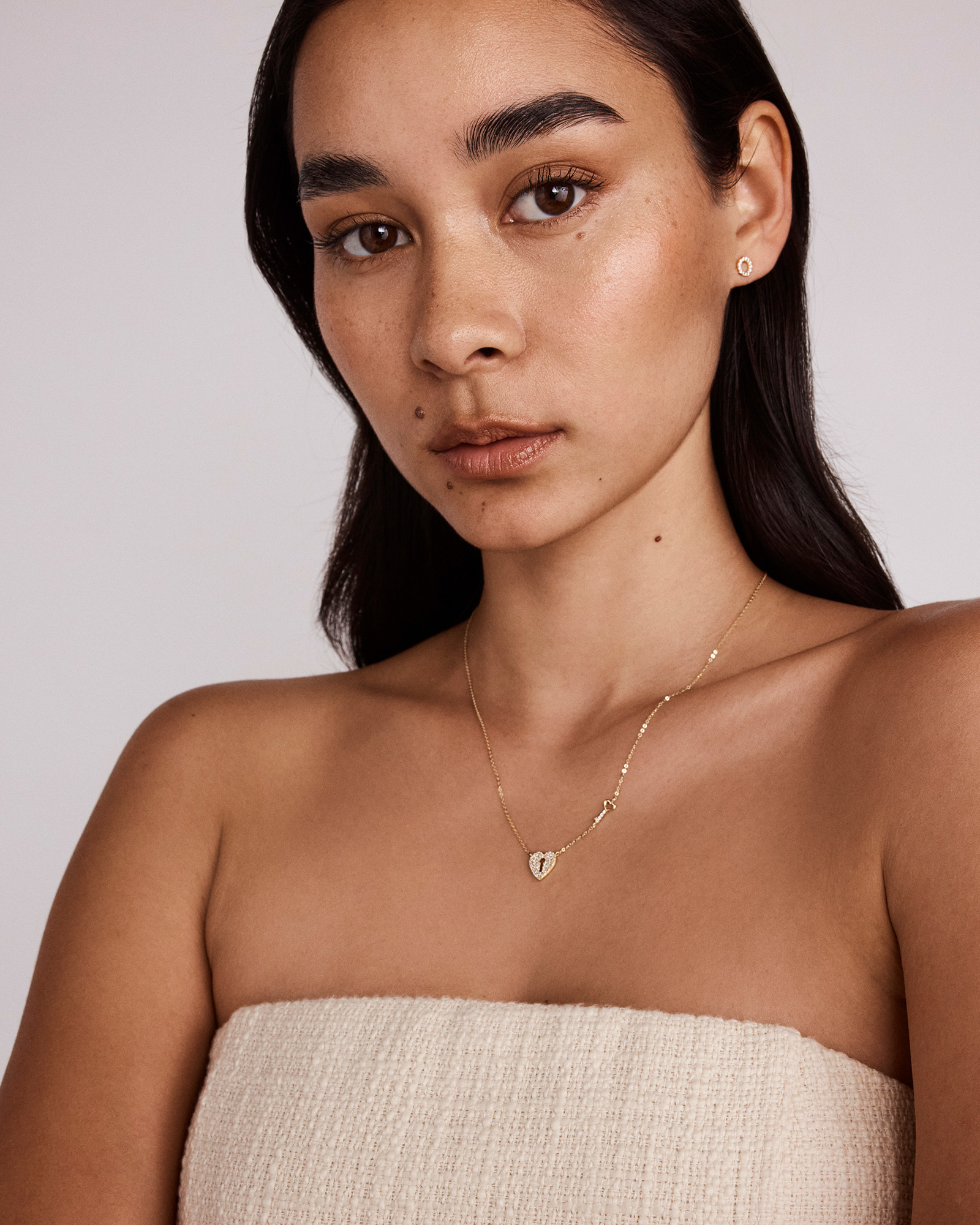 Boucles d'Oreilles Clous Cercle Ouvert en Zircon Cubique en Or Jaune 10 kt